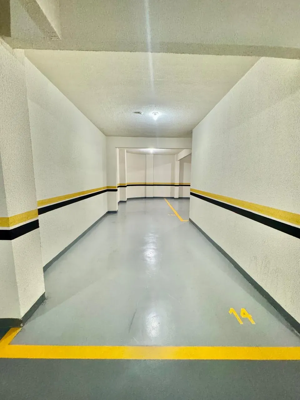 Apartamento com 3 dormitórios sendo 3 suítes e 4 vagas de garagem em Itapema/SC