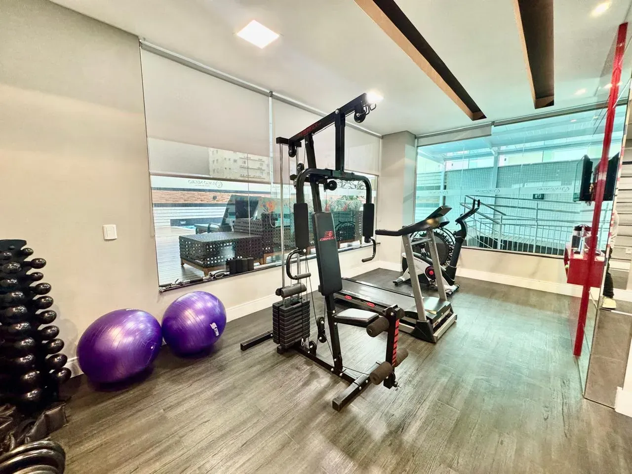 Apartamento com 3 dormitórios sendo 3 suítes e 4 vagas de garagem em Itapema/SC