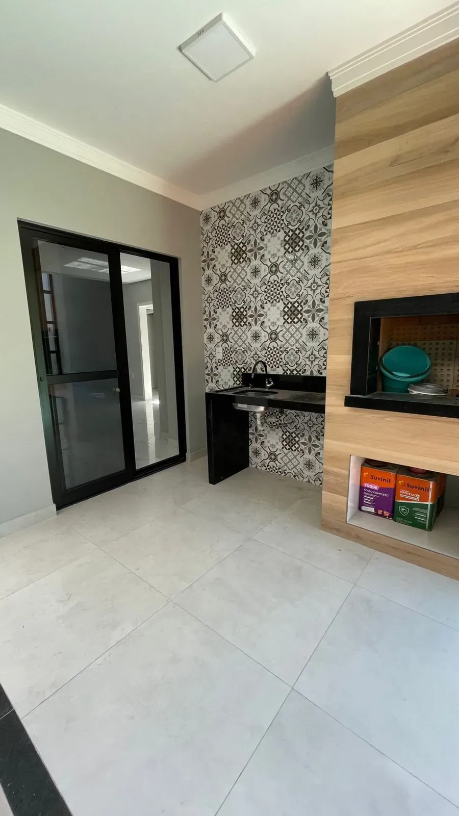 Casa com 3 dormitórios sendo 1 suíte e 1 vaga de garagem em Palhoça/SC