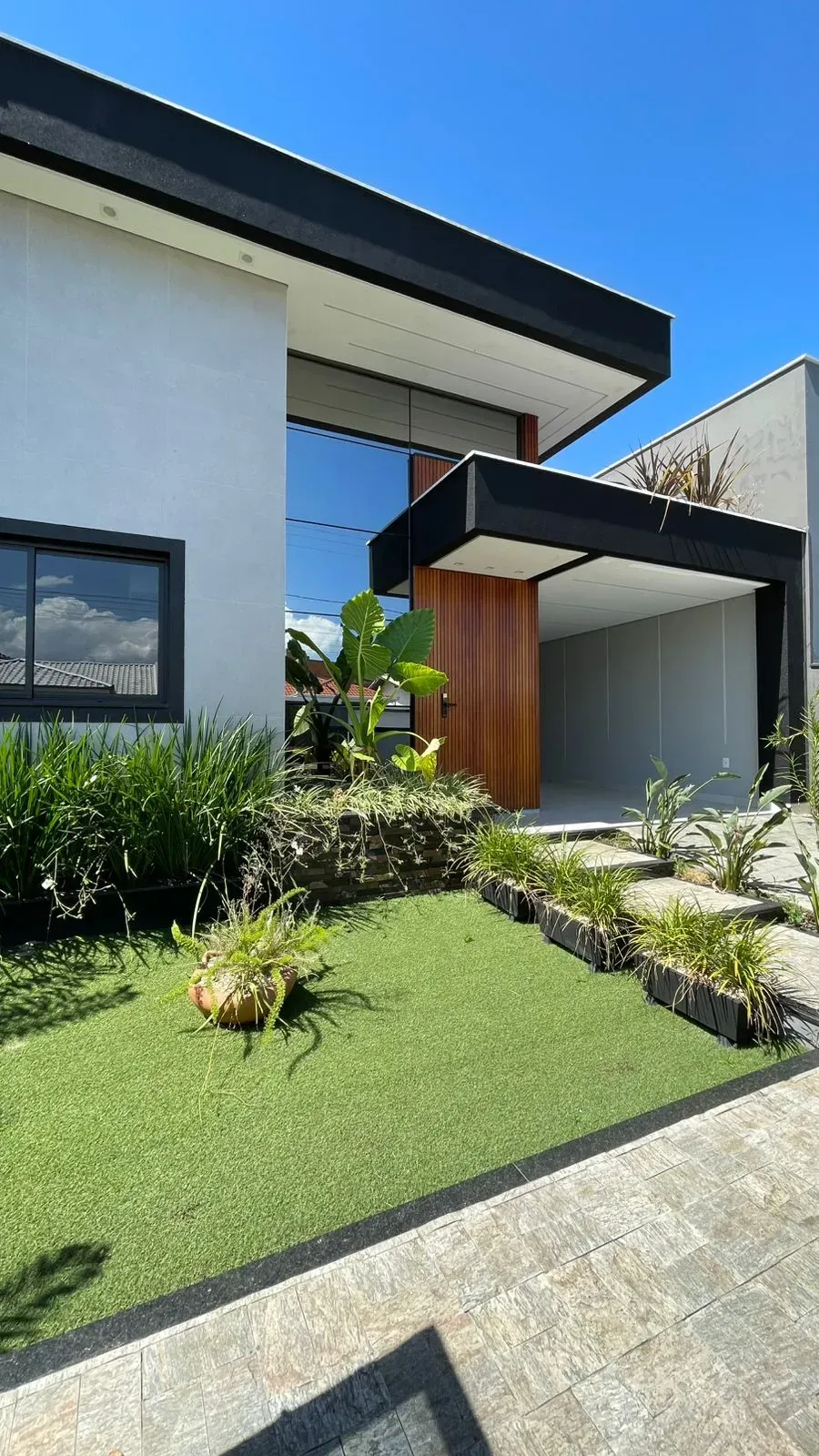 Casa com 3 dormitórios sendo 1 suíte e 1 vaga de garagem em Palhoça/SC