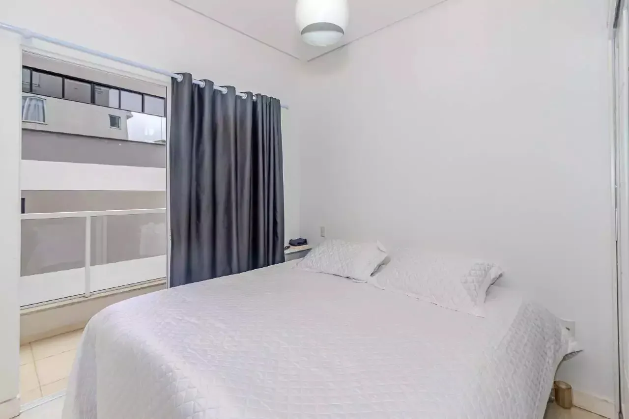 Apartamento com 2 dormitórios sendo 2 suítes e 2 vagas de garagem em Itajaí/SC