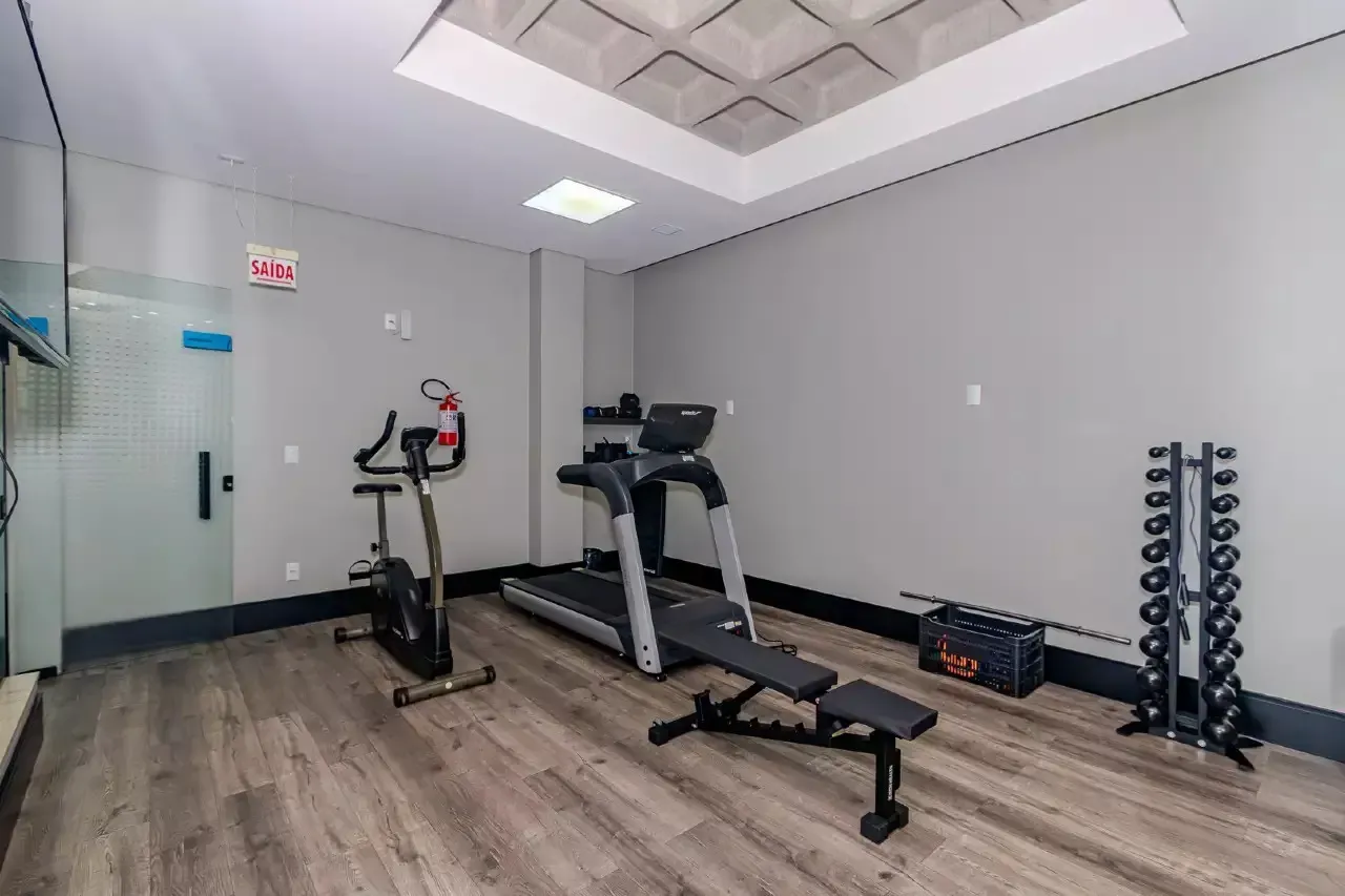 Apartamento com 2 dormitórios sendo 2 suítes e 2 vagas de garagem em Itajaí/SC