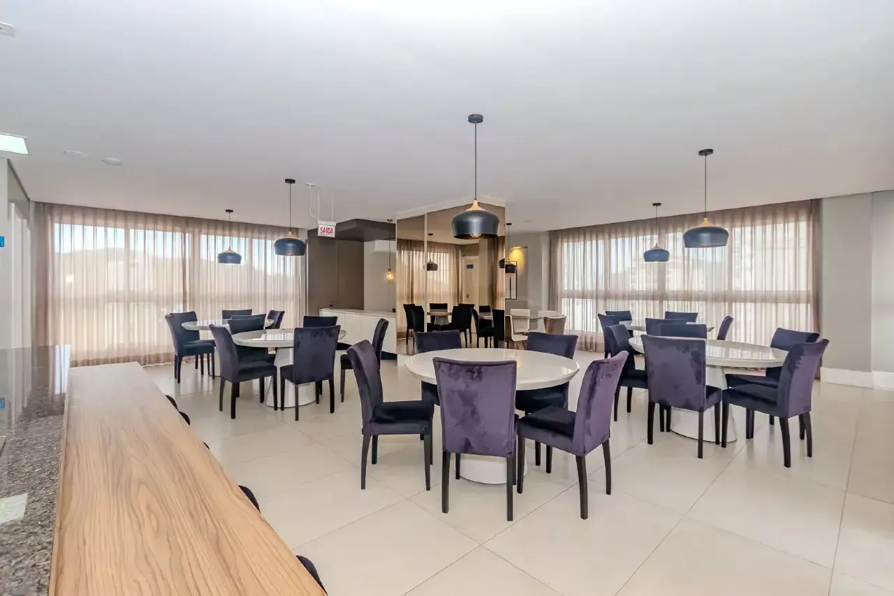 Apartamento com 2 dormitórios sendo 2 suítes e 2 vagas de garagem em Itajaí/SC