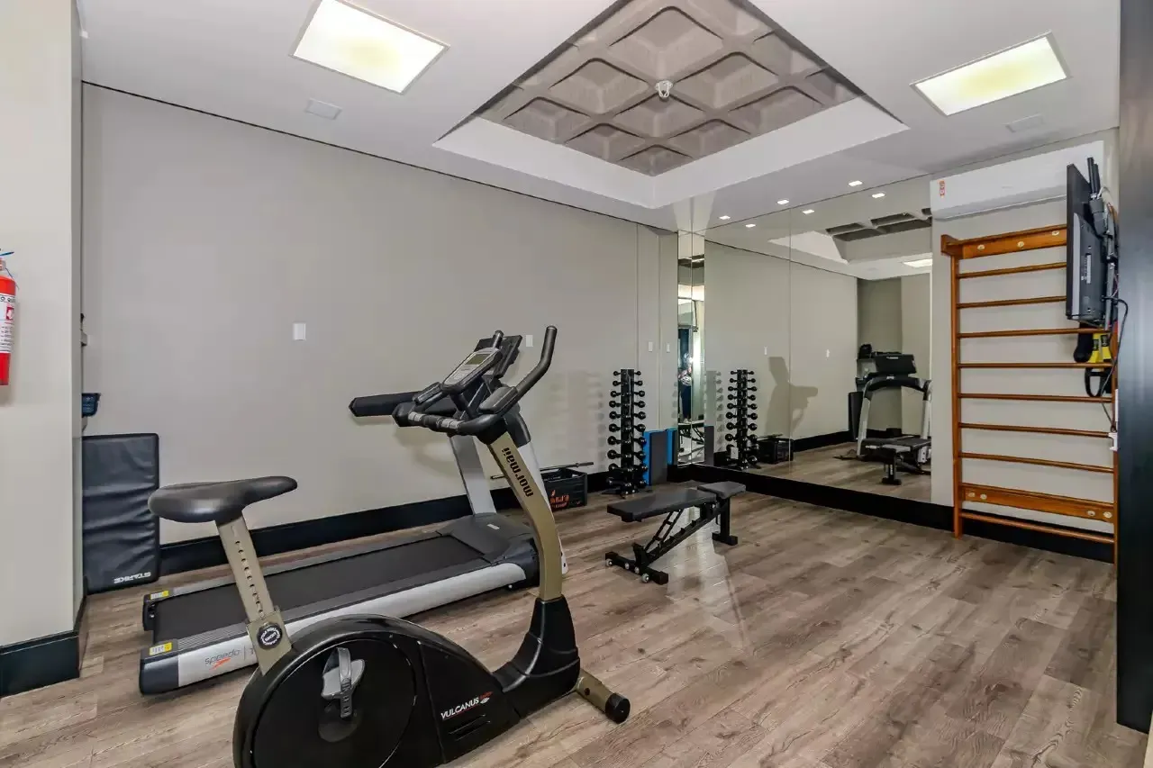 Apartamento com 2 dormitórios sendo 2 suítes e 2 vagas de garagem em Itajaí/SC