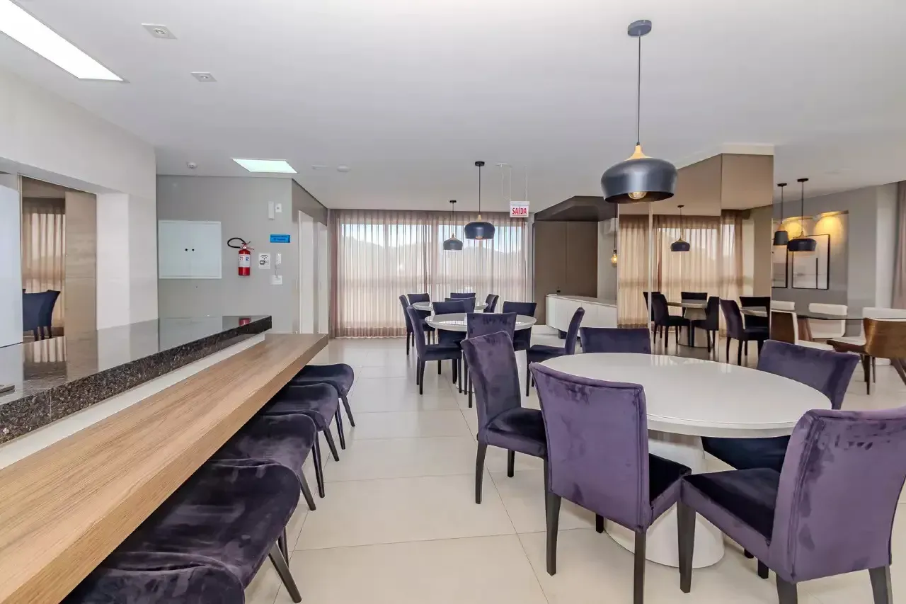 Apartamento com 2 dormitórios sendo 2 suítes e 2 vagas de garagem em Itajaí/SC