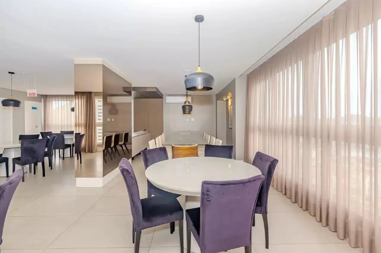 Apartamento com 2 dormitórios sendo 2 suítes e 2 vagas de garagem em Itajaí/SC