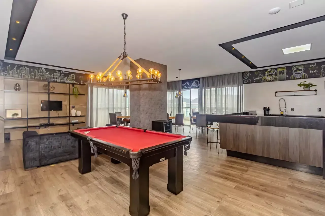 Apartamento com 2 dormitórios sendo 2 suítes e 2 vagas de garagem em Itajaí/SC