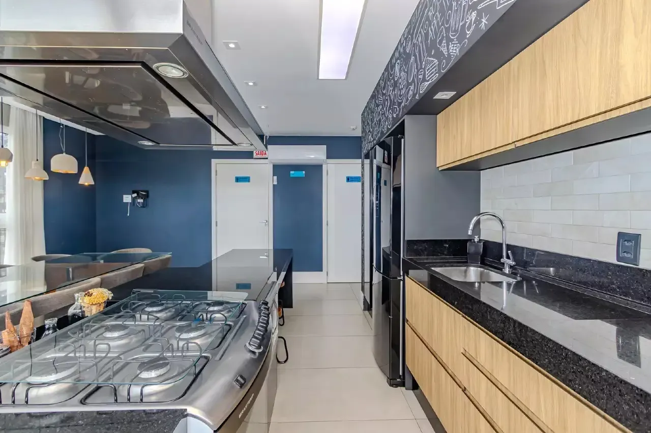 Apartamento com 2 dormitórios sendo 2 suítes e 2 vagas de garagem em Itajaí/SC