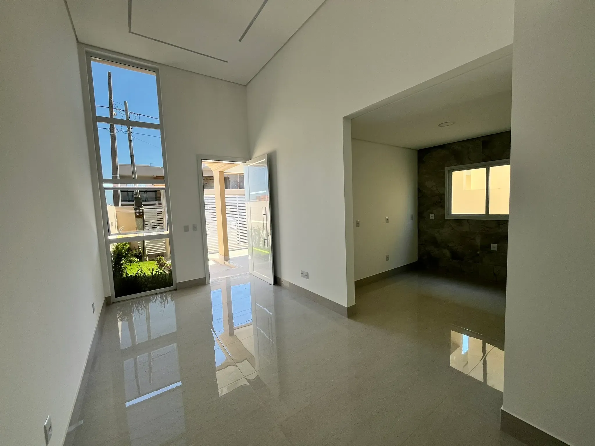 Casa com 2 dormitórios sendo 2 suítes e 1 vaga de garagem em Gov Celso Ramos/SC