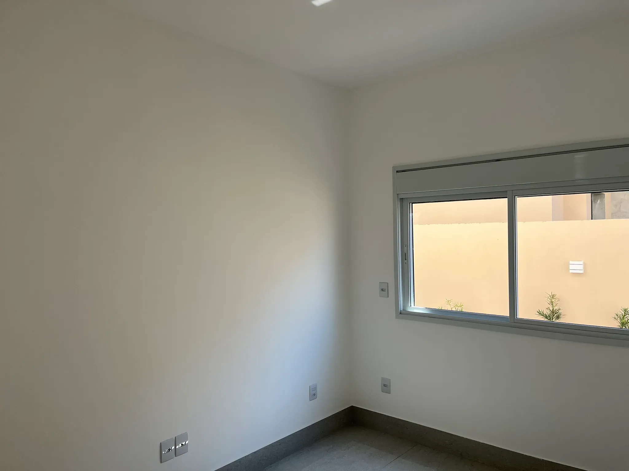 Casa com 2 dormitórios sendo 2 suítes e 1 vaga de garagem em Gov Celso Ramos/SC