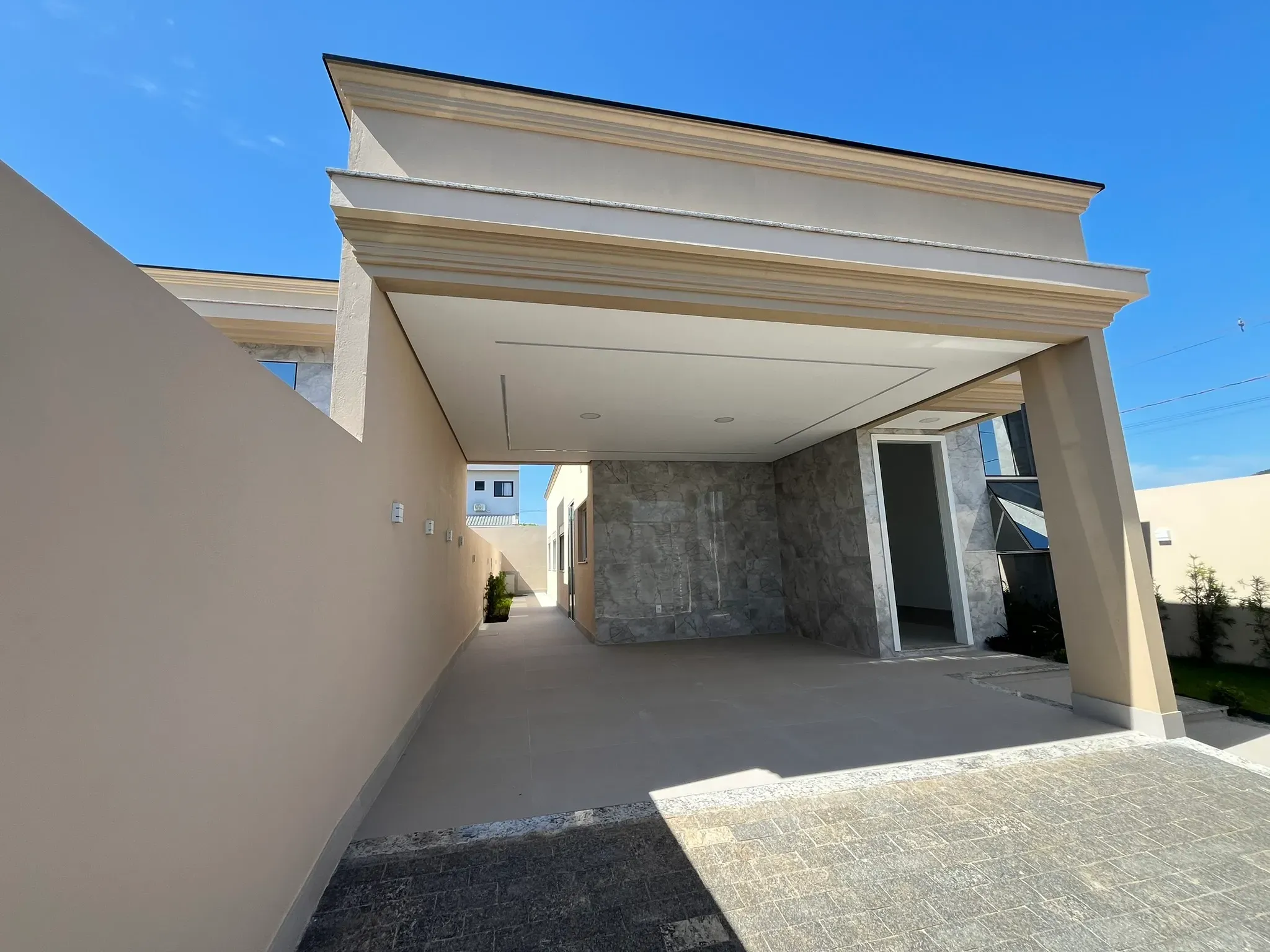 Casa com 2 dormitórios sendo 2 suítes e 1 vaga de garagem em Gov Celso Ramos/SC