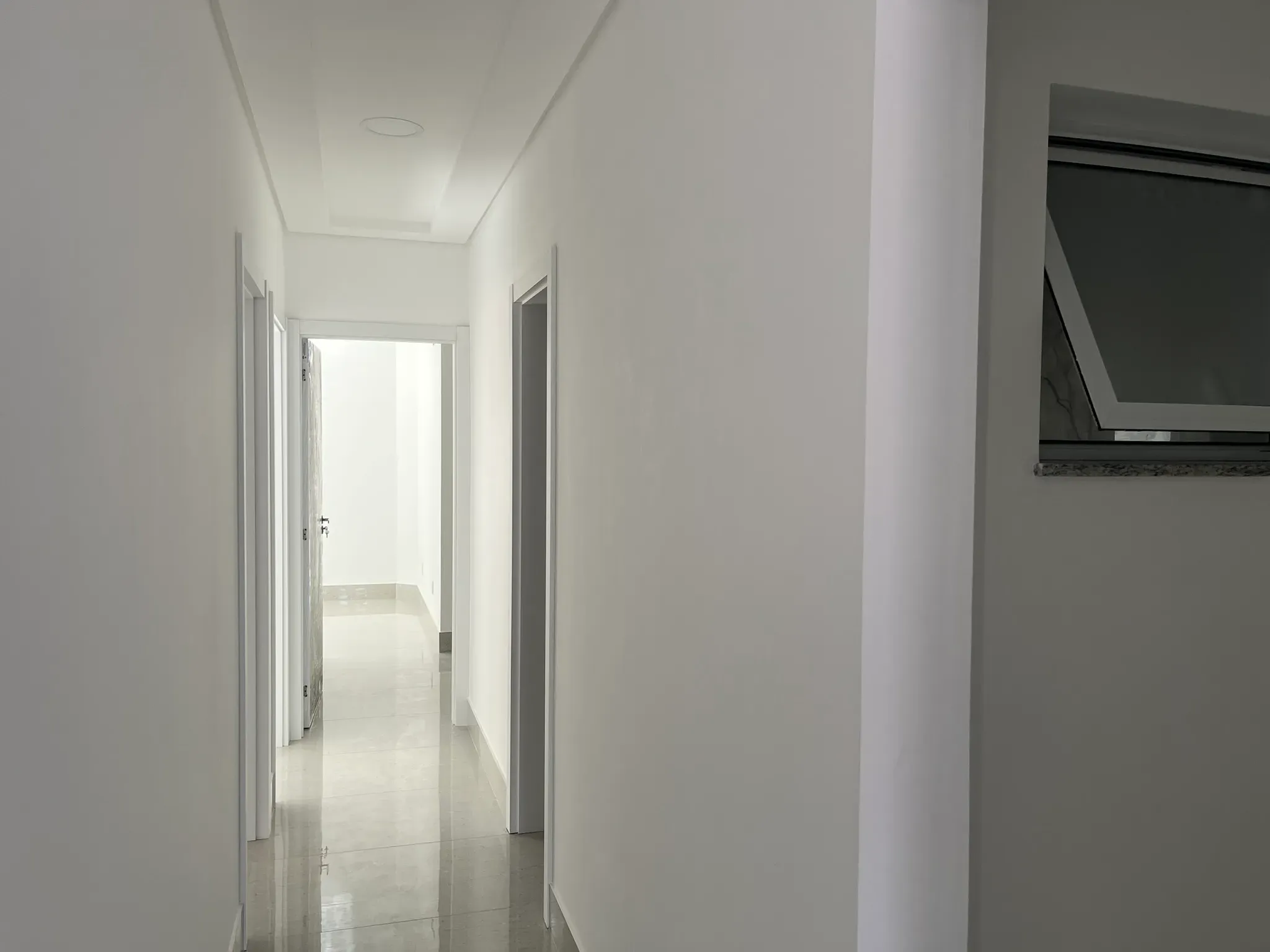 Casa com 3 dormitórios sendo 1 suíte e 1 vaga de garagem em Gov Celso Ramos/SC