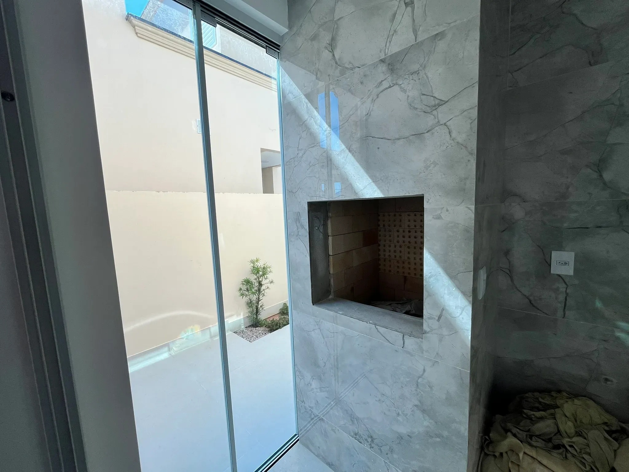 Casa com 3 dormitórios sendo 1 suíte e 1 vaga de garagem em Gov Celso Ramos/SC