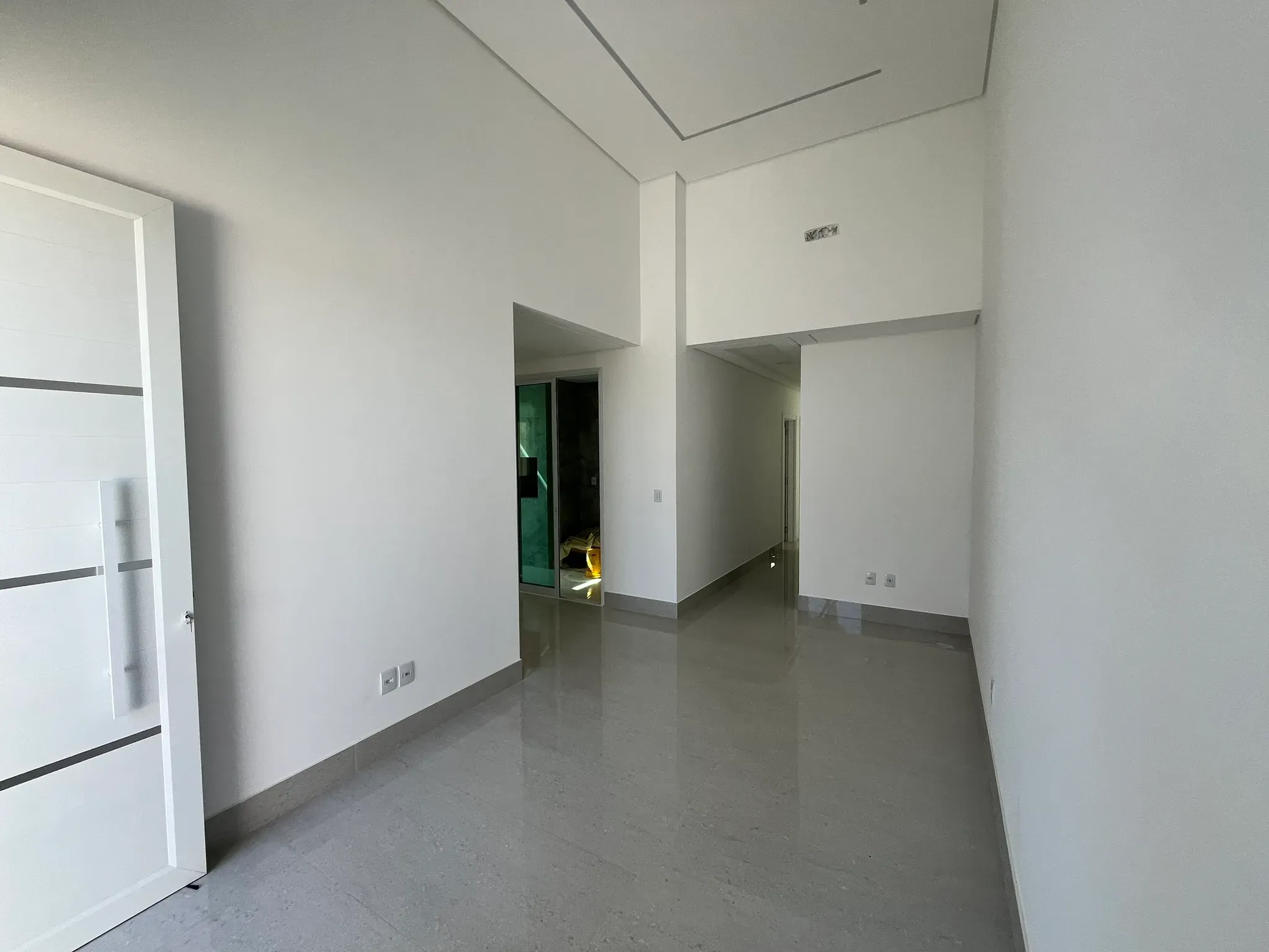 Casa com 3 dormitórios sendo 1 suíte e 1 vaga de garagem em Gov Celso Ramos/SC