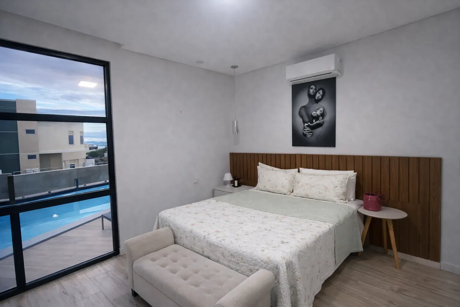 Casa com 2 dormitórios sendo 1 suíte e 1 vaga de garagem em Gov Celso Ramos/SC