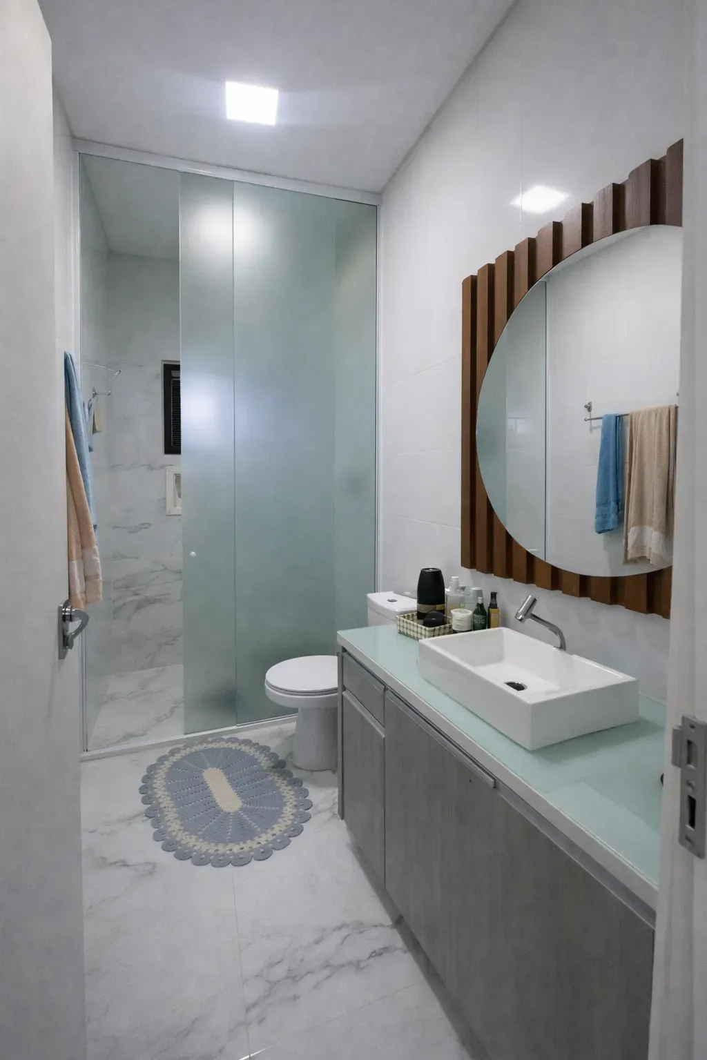 Casa com 2 dormitórios sendo 1 suíte e 1 vaga de garagem em Gov Celso Ramos/SC