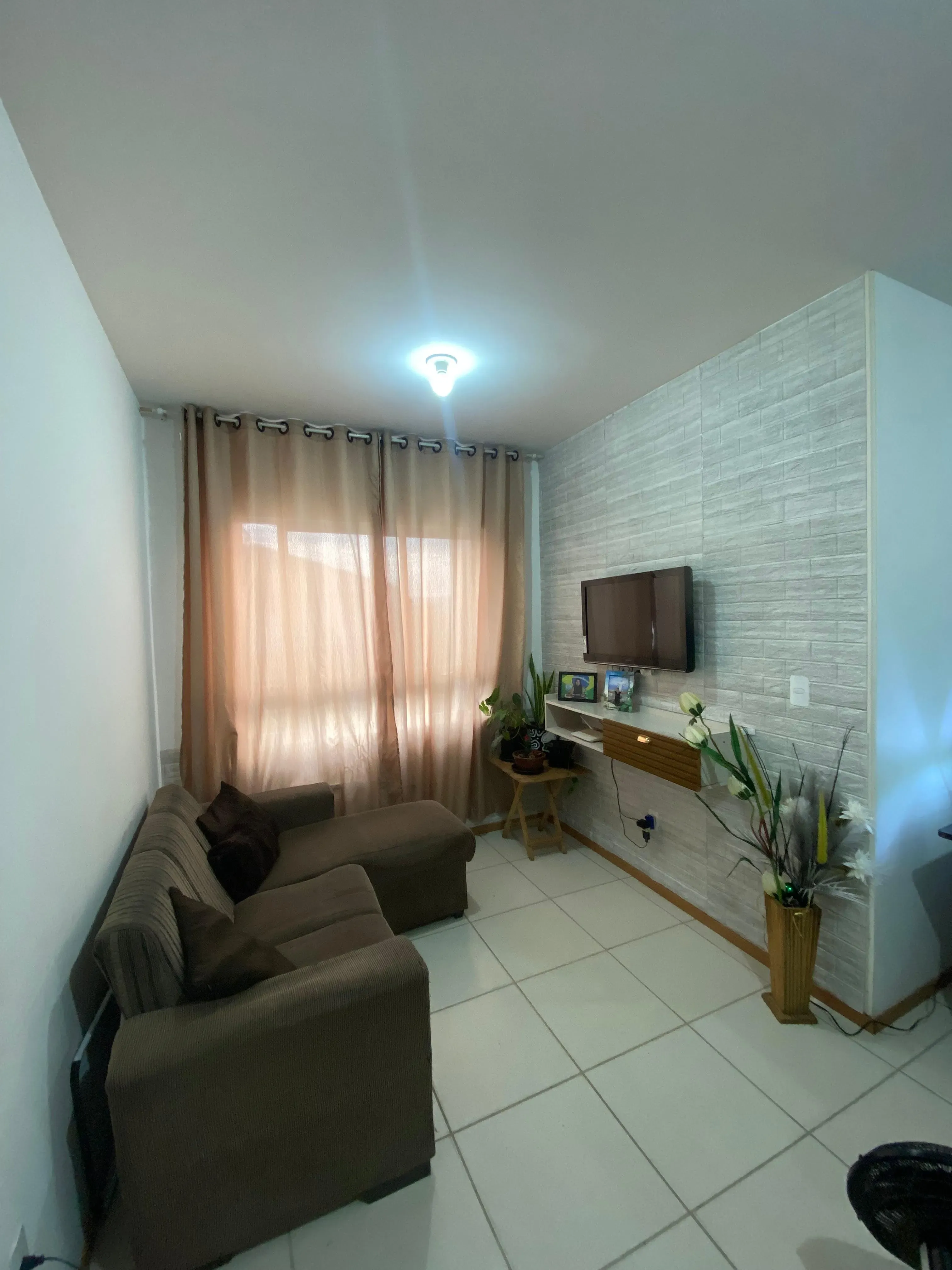 Apartamento com 2 dormitórios e 1 vaga de garagem em Palhoça/SC