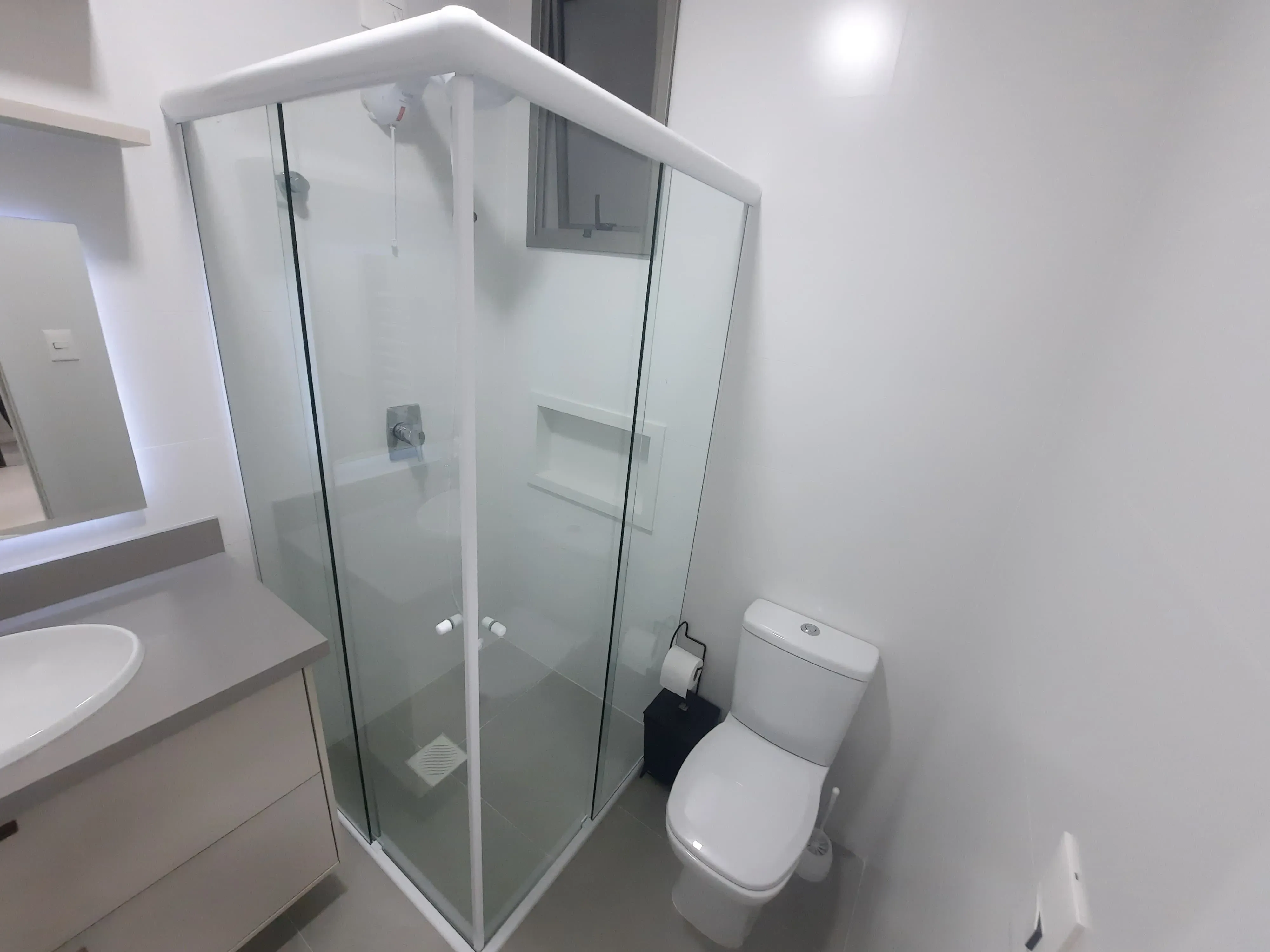 Apartamento com 1 dormitório e 1 vaga de garagem em Florianópolis/SC