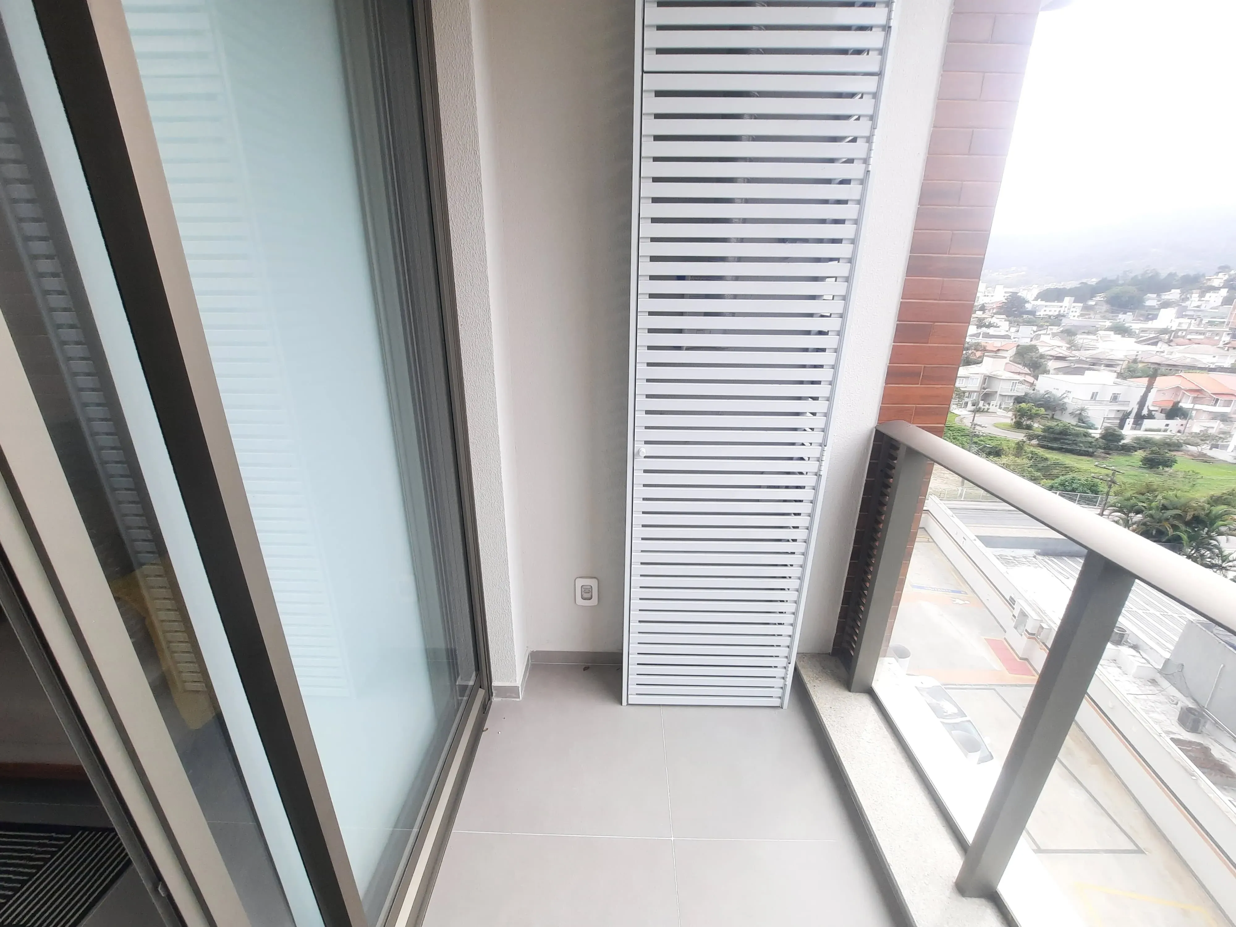 Apartamento com 1 dormitório e 1 vaga de garagem em Florianópolis/SC