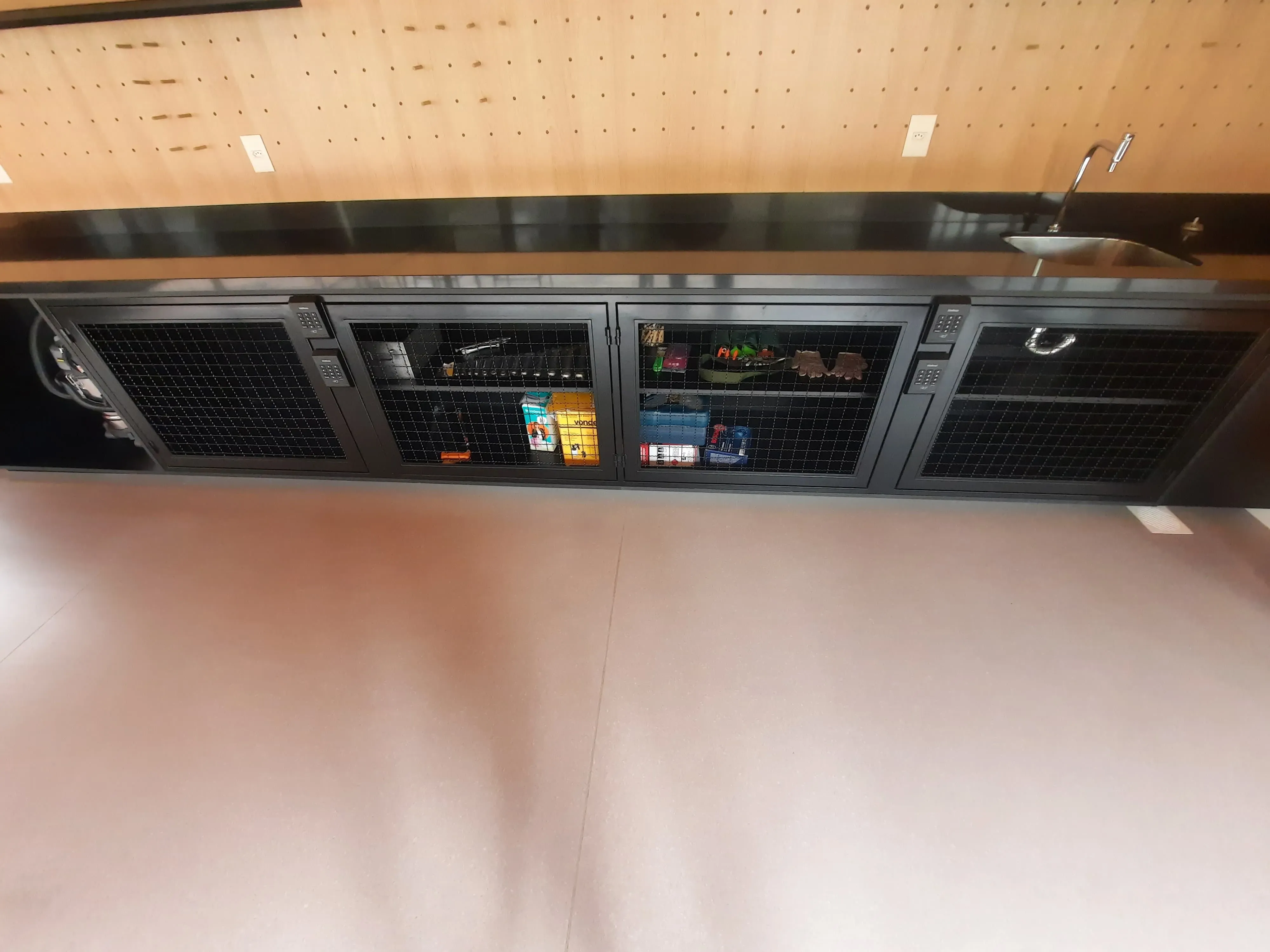 Apartamento com 1 dormitório e 1 vaga de garagem em Florianópolis/SC