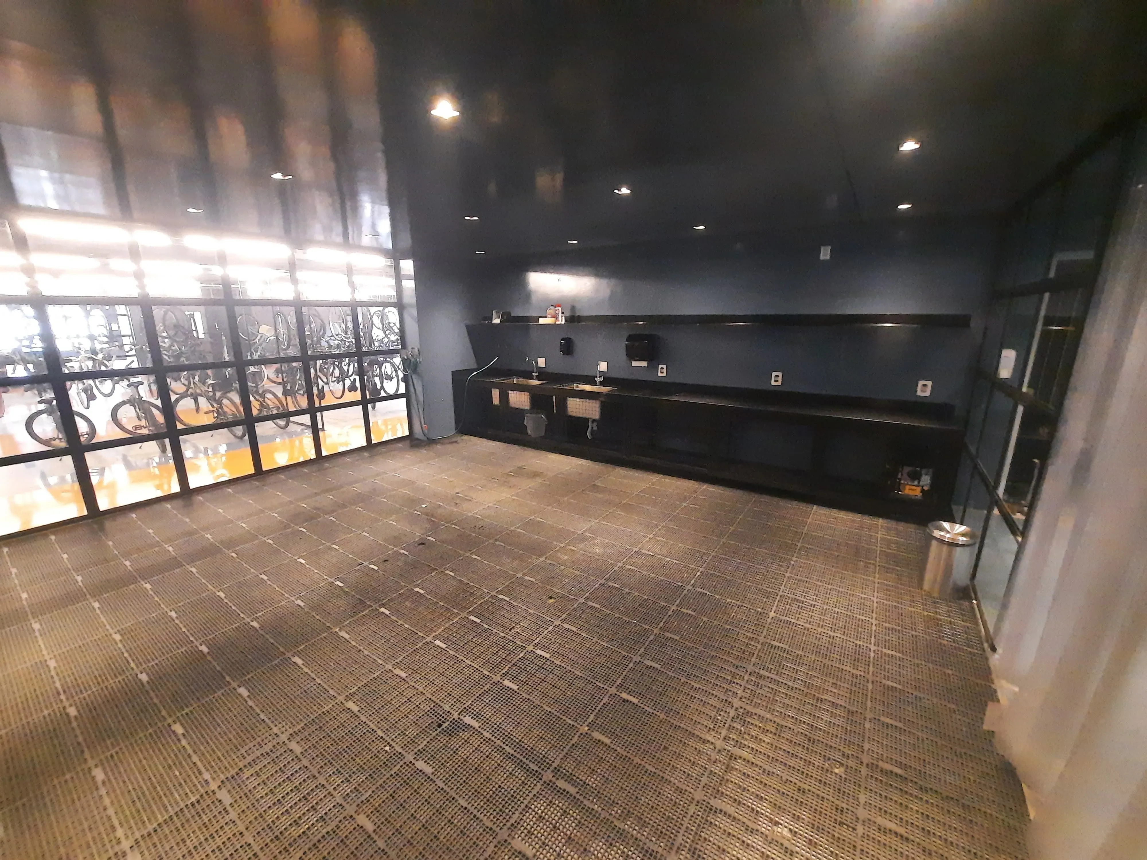 Apartamento com 1 dormitório e 1 vaga de garagem em Florianópolis/SC