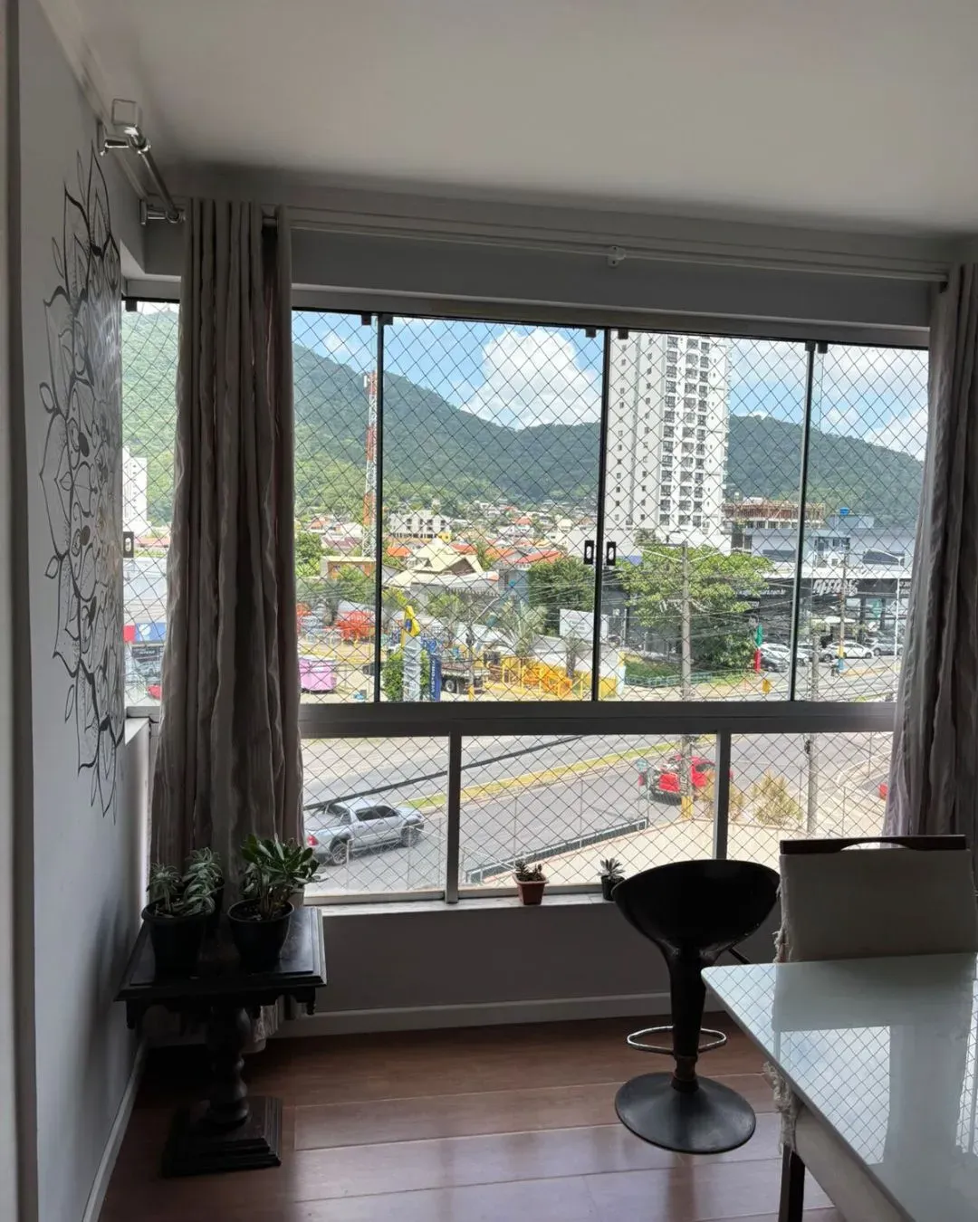 Apartamento com 2 dormitórios e 1 vaga de garagem em Itajaí/SC