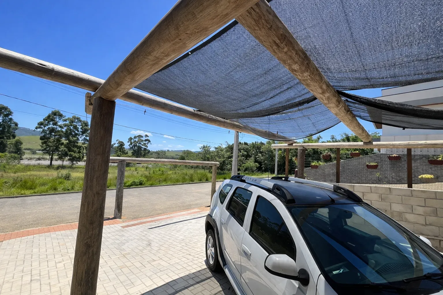 Casa com 2 dormitórios sendo 2 suítes e 1 vaga de garagem em Governador Celso Ramos/SC