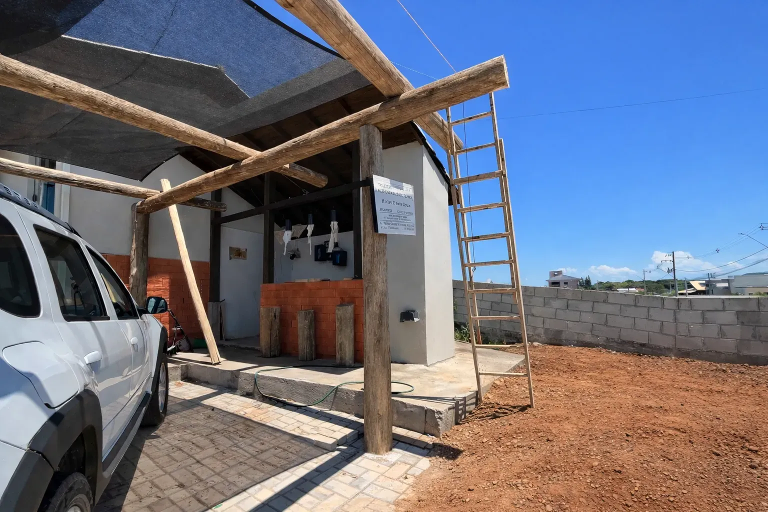 Casa com 2 dormitórios sendo 2 suítes e 1 vaga de garagem em Governador Celso Ramos/SC