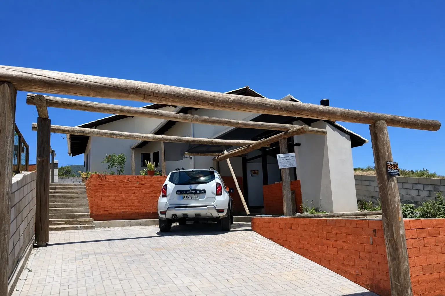 Casa com 2 dormitórios sendo 2 suítes e 1 vaga de garagem em Governador Celso Ramos/SC