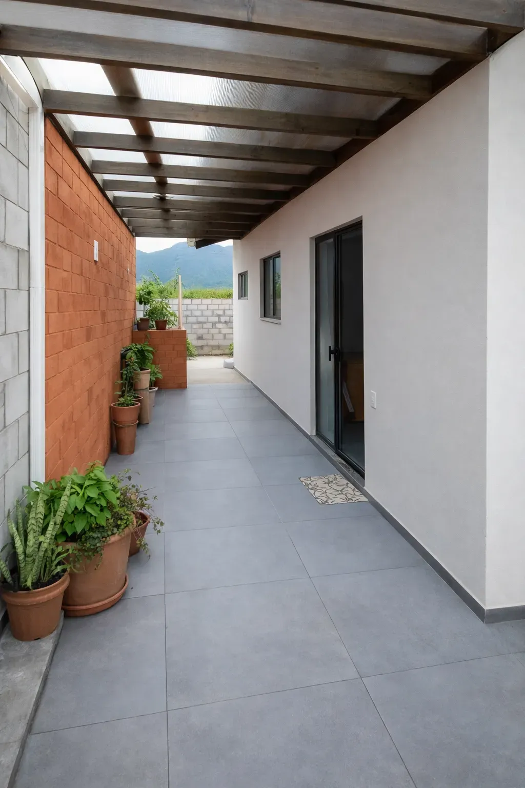 Casa com 2 dormitórios sendo 2 suítes e 1 vaga de garagem em Governador Celso Ramos/SC