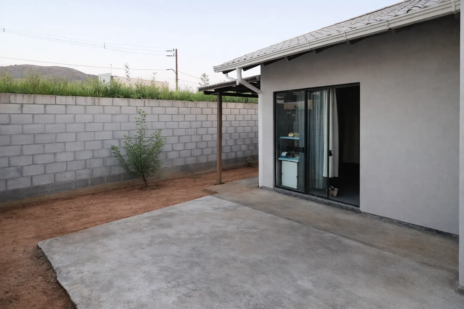 Casa com 2 dormitórios sendo 2 suítes e 1 vaga de garagem em Governador Celso Ramos/SC