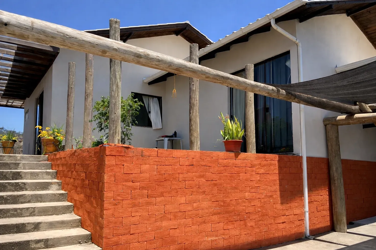 Casa com 2 dormitórios sendo 2 suítes e 1 vaga de garagem em Governador Celso Ramos/SC