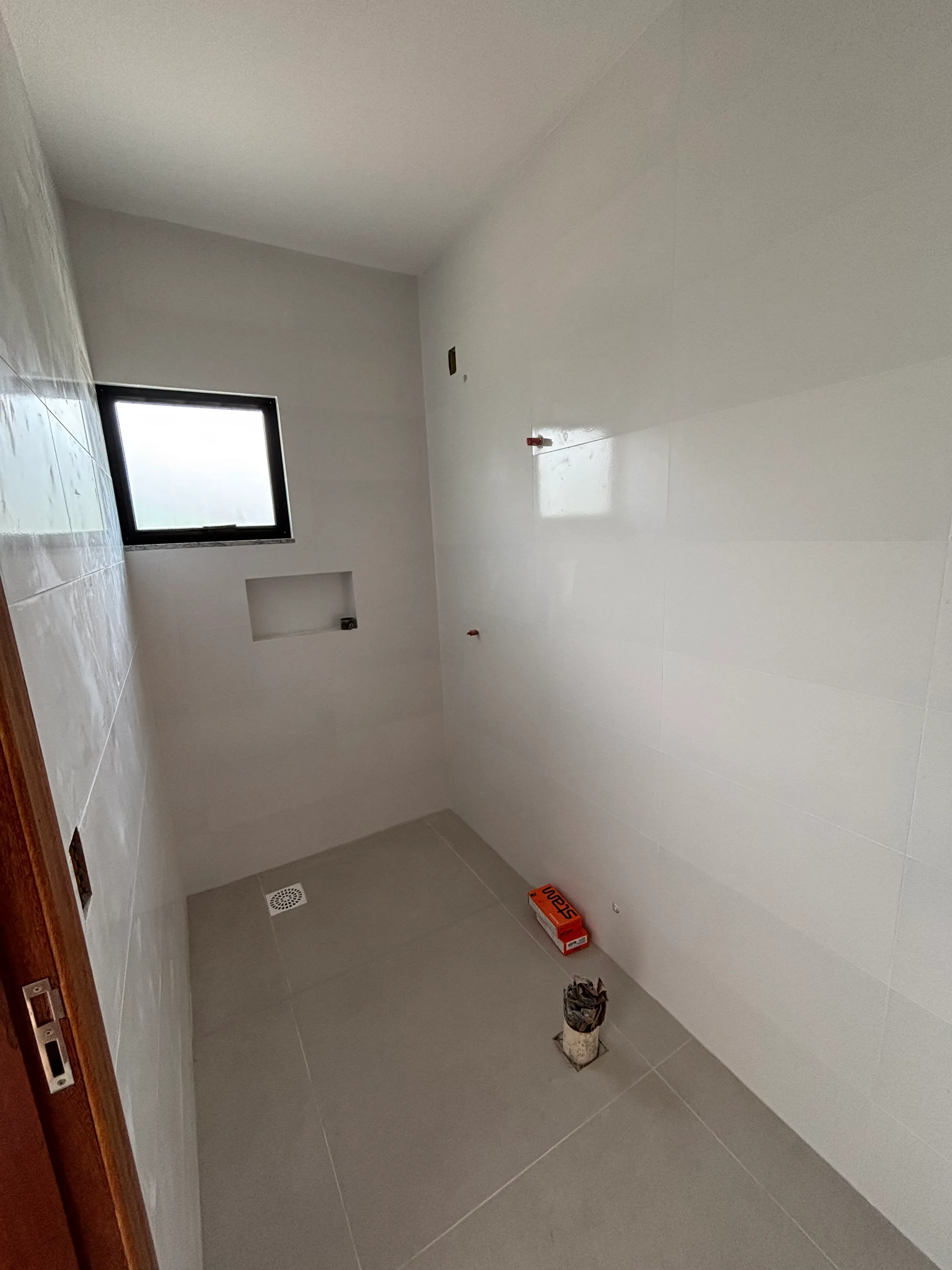 Casa com 2 dormitórios sendo 2 suítes e 1 vaga de garagem em São José/SC