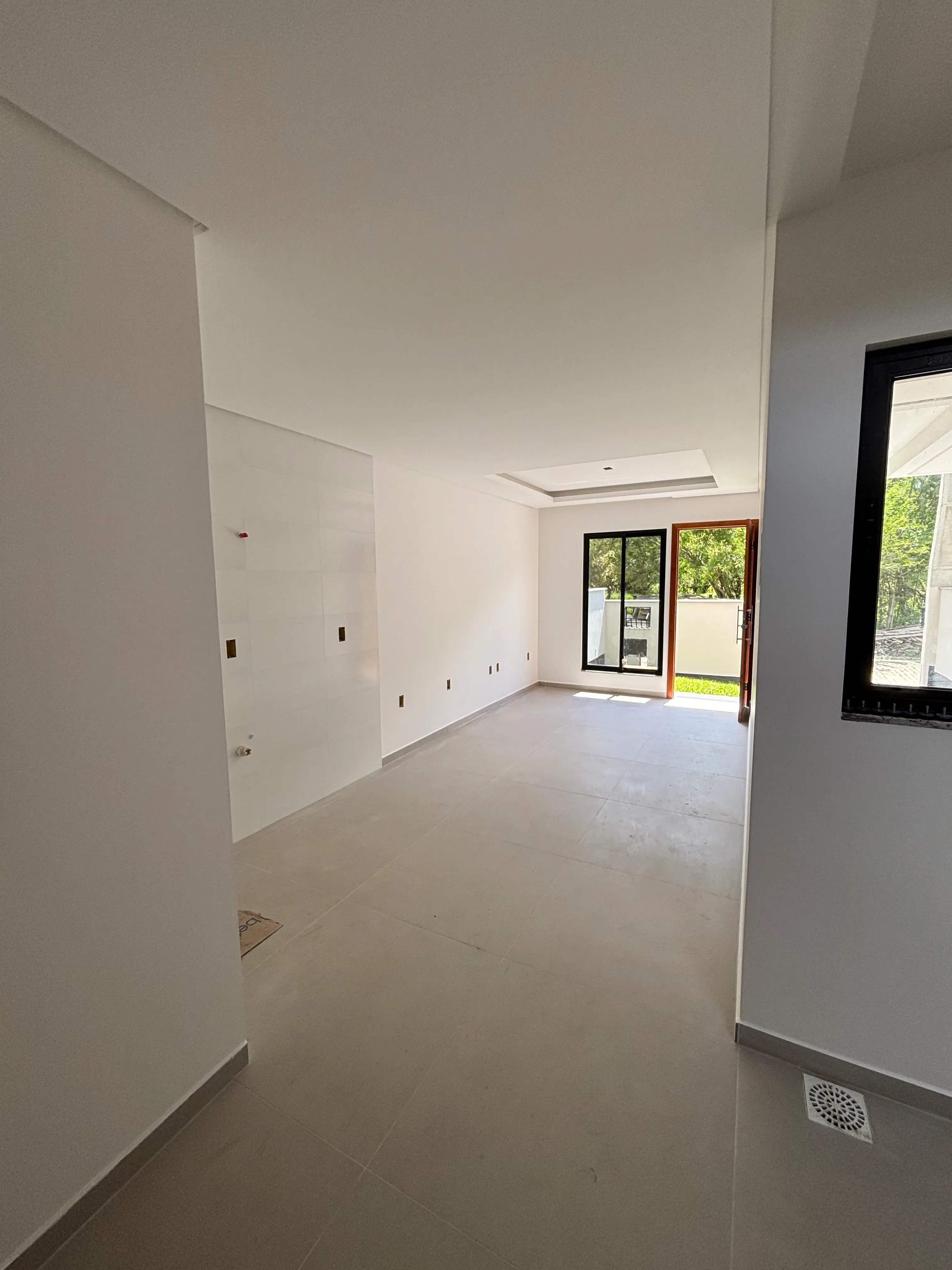 Casa com 2 dormitórios sendo 2 suítes e 1 vaga de garagem em São José/SC