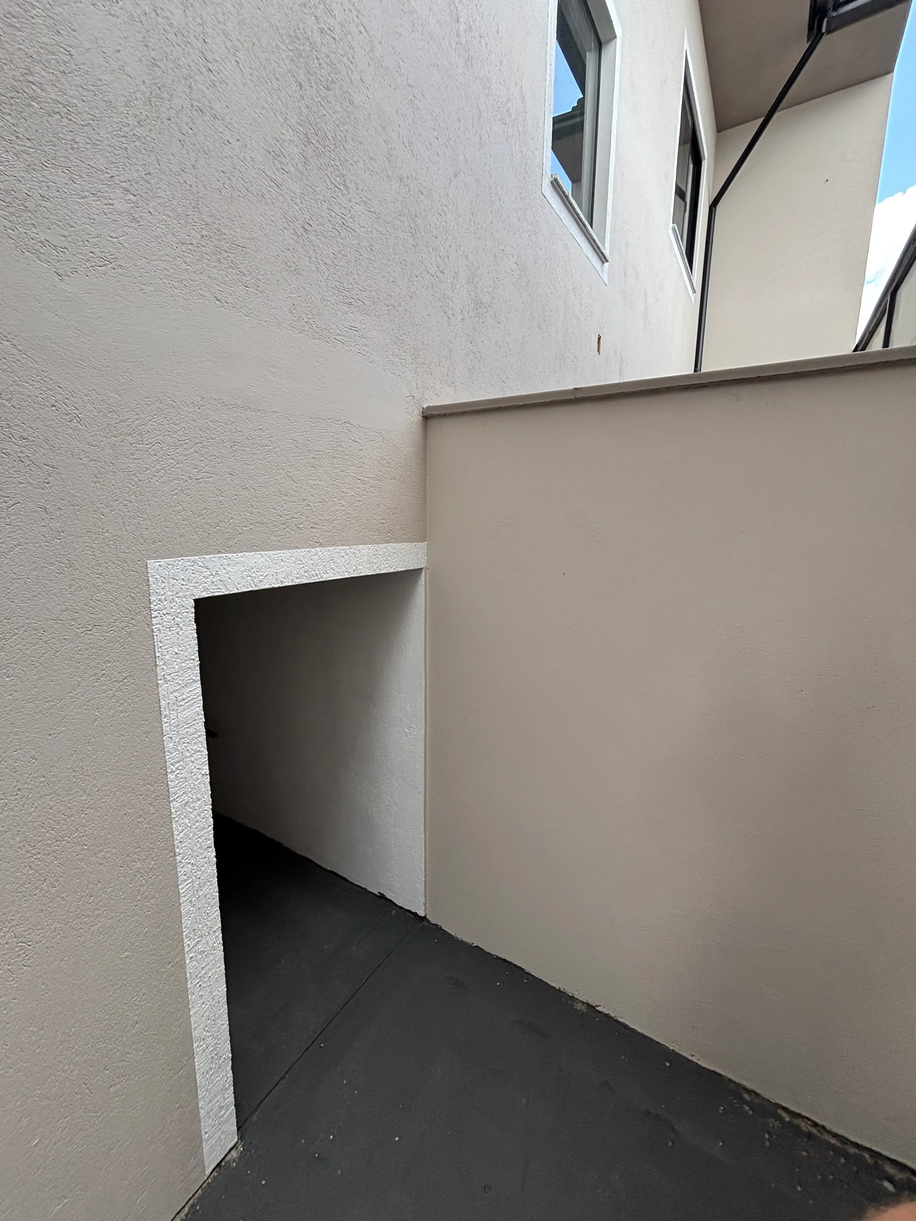 Casa com 2 dormitórios sendo 2 suítes e 1 vaga de garagem em São José/SC