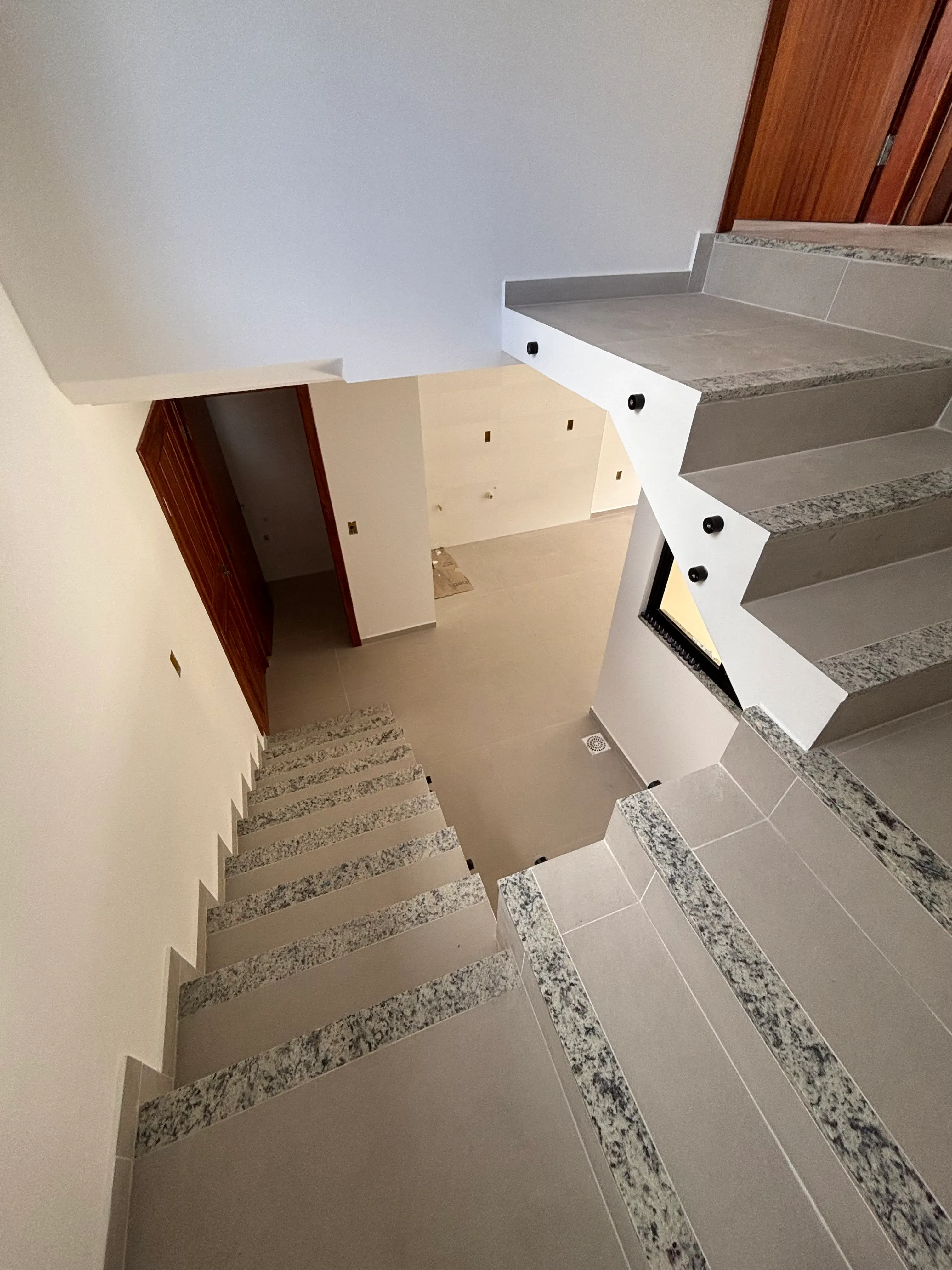 Casa com 2 dormitórios sendo 2 suítes e 1 vaga de garagem em São José/SC