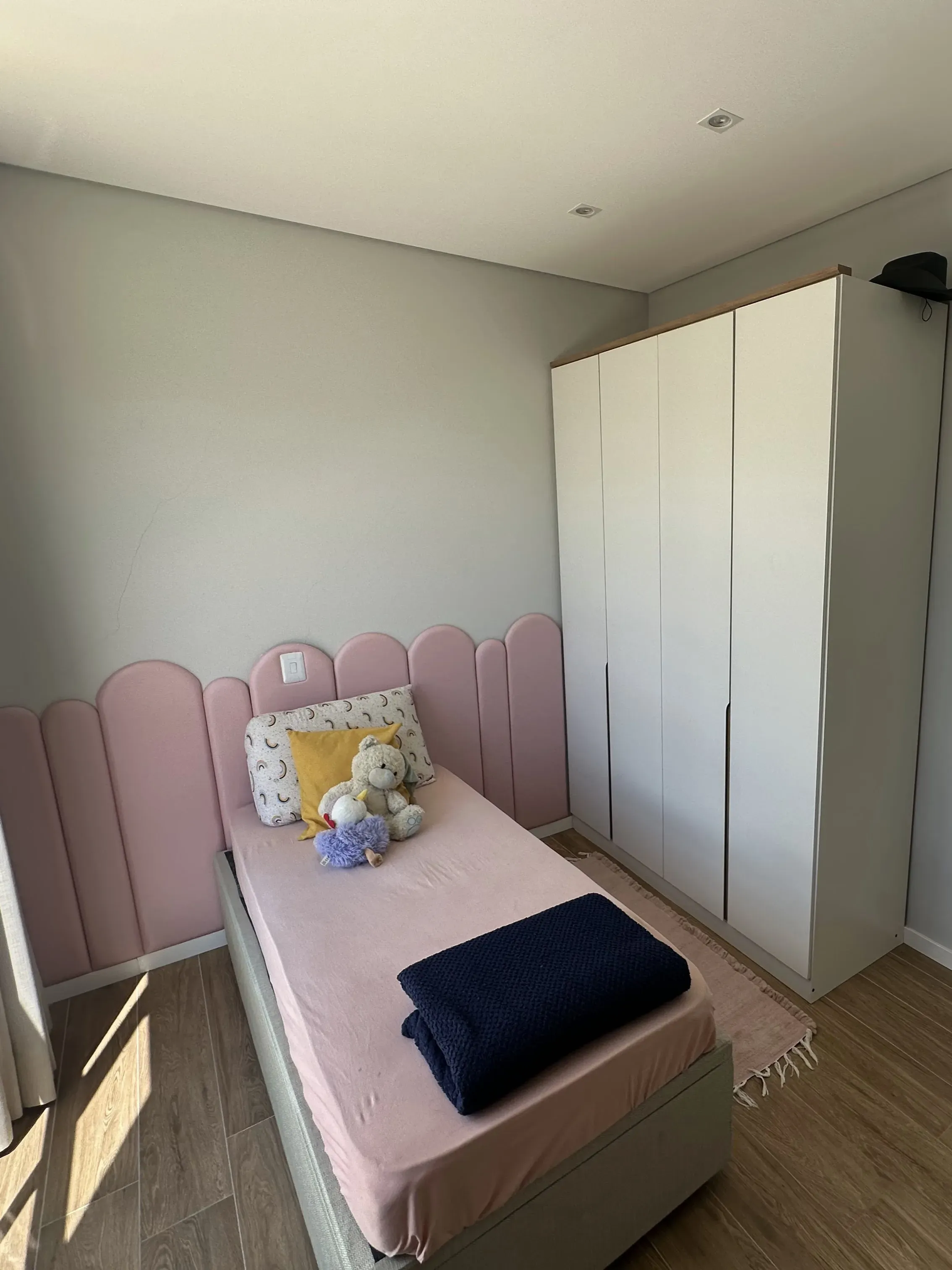 Casa com 3 dormitórios sendo 1 suíte e 2 vagas de garagem em Biguaçu/SC