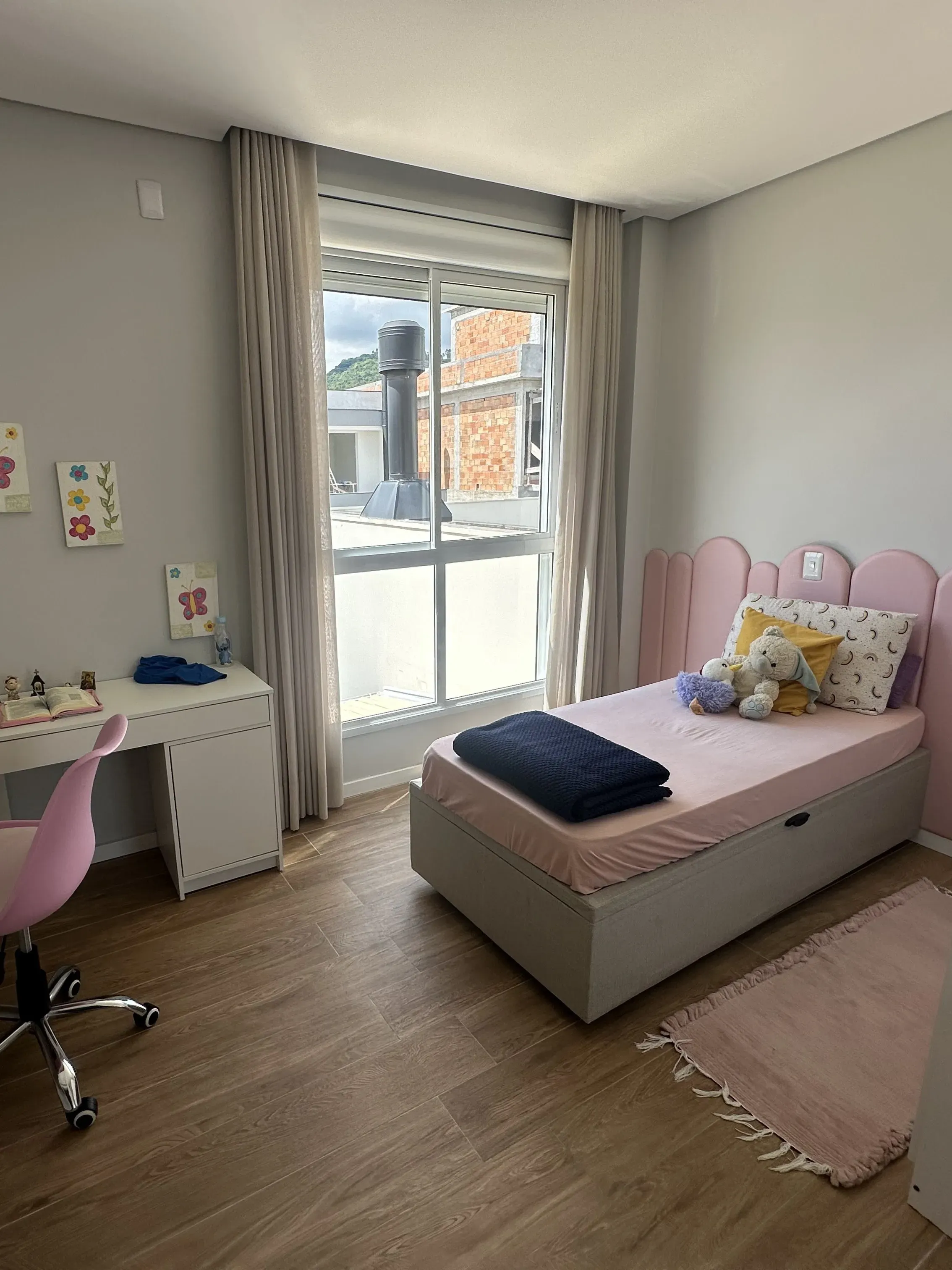 Casa com 3 dormitórios sendo 1 suíte e 2 vagas de garagem em Biguaçu/SC