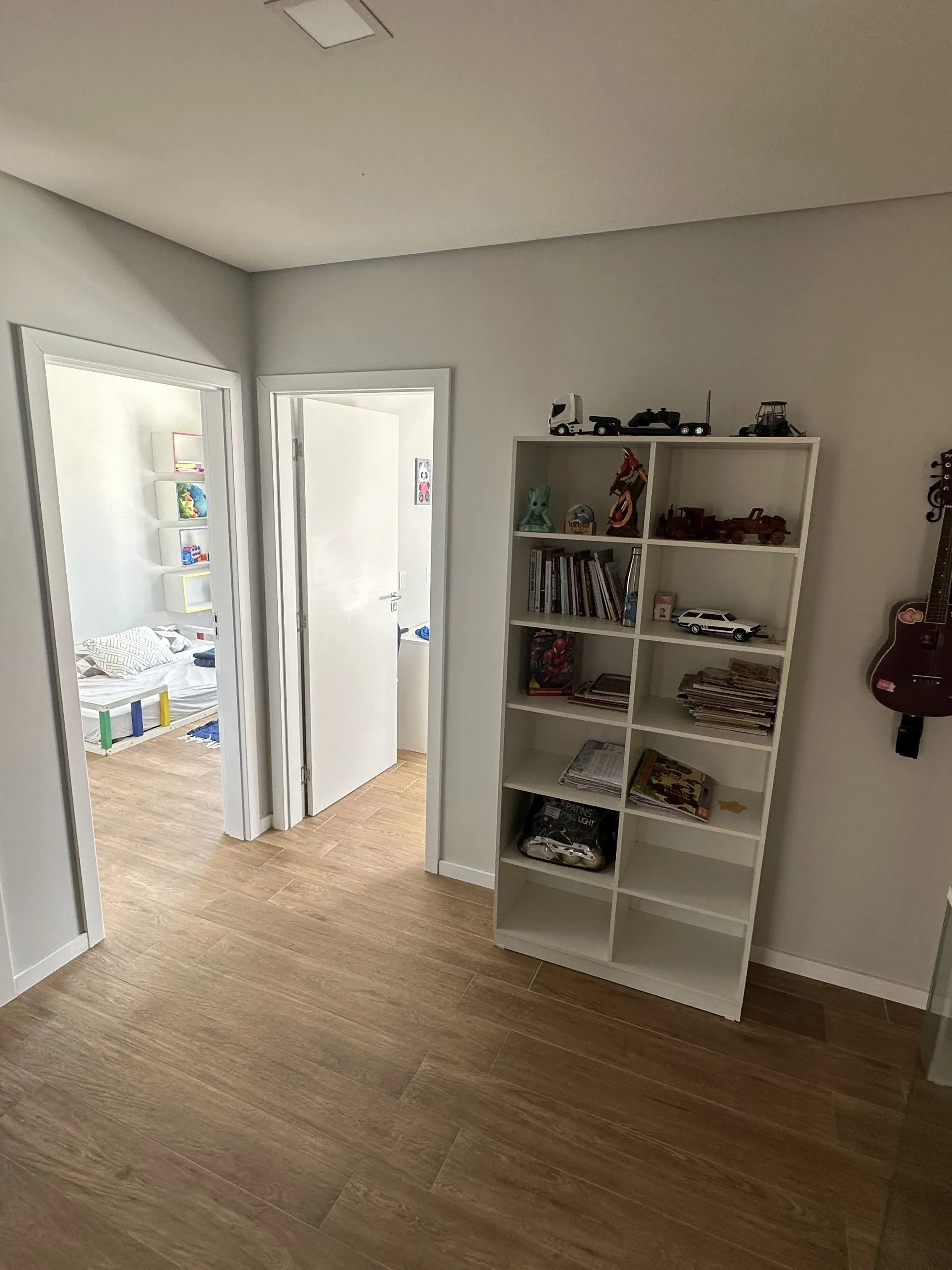 Casa com 3 dormitórios sendo 1 suíte e 2 vagas de garagem em Biguaçu/SC