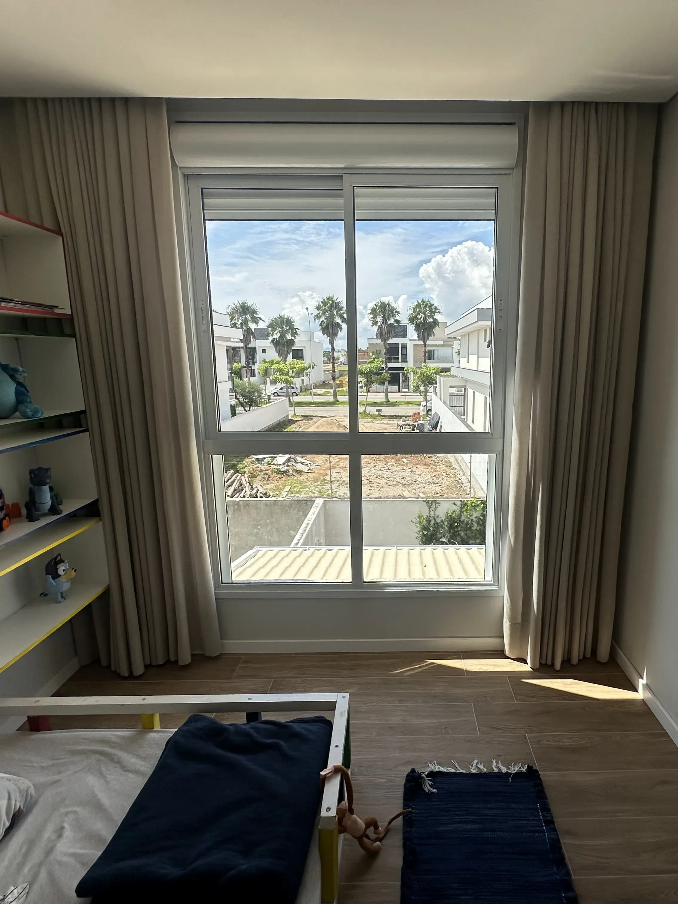 Casa com 3 dormitórios sendo 1 suíte e 2 vagas de garagem em Biguaçu/SC