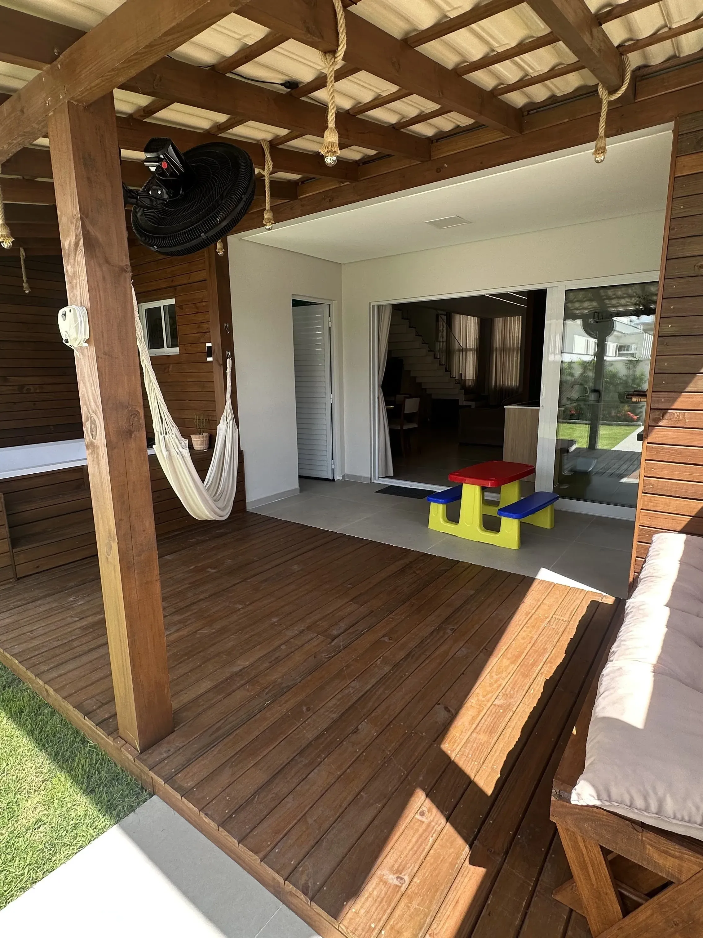 Casa com 3 dormitórios sendo 1 suíte e 2 vagas de garagem em Biguaçu/SC