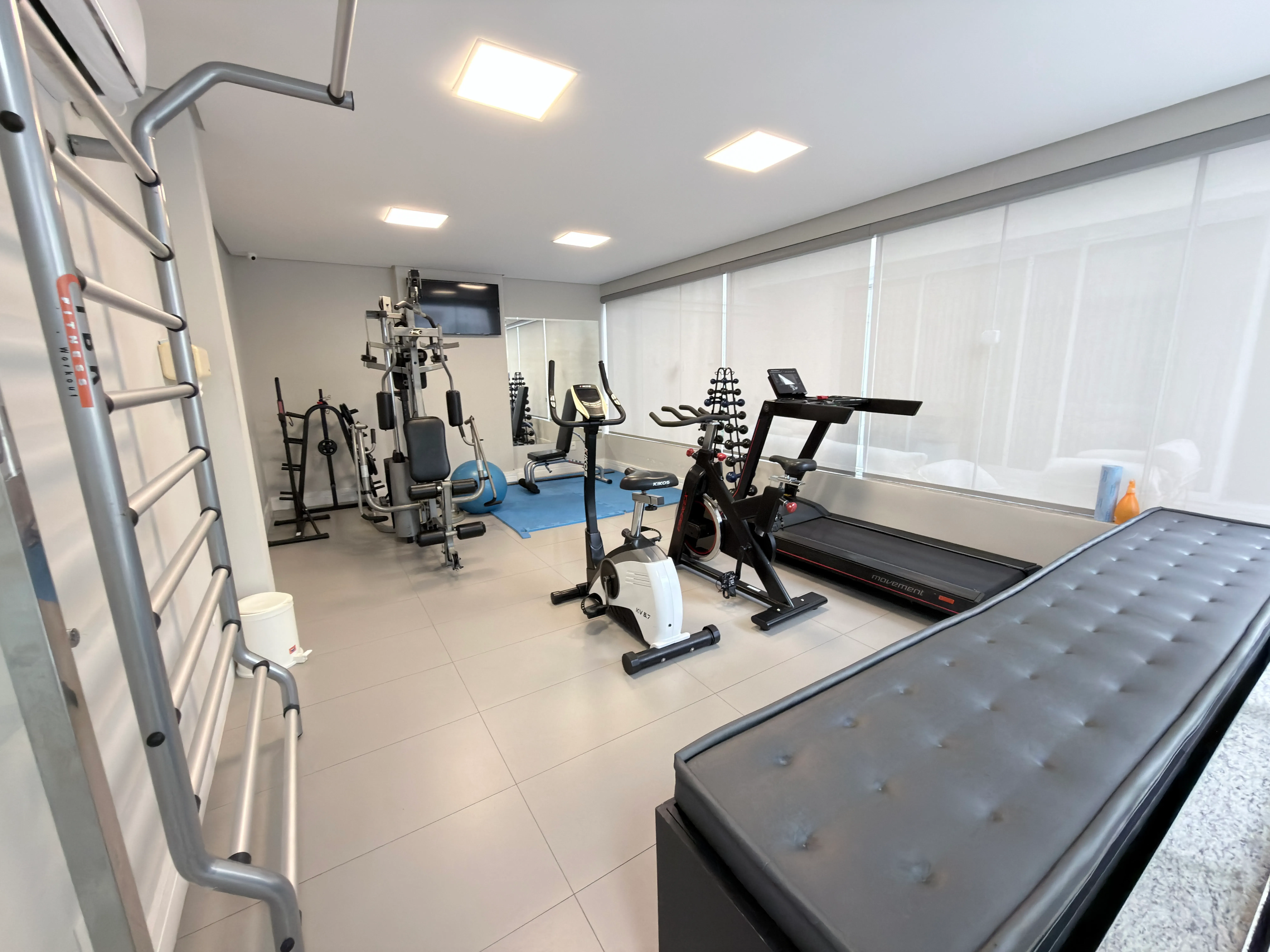 Apartamento com 3 dormitórios sendo 3 suítes e 3 vagas de garagem em Balneário Camboriú/SC