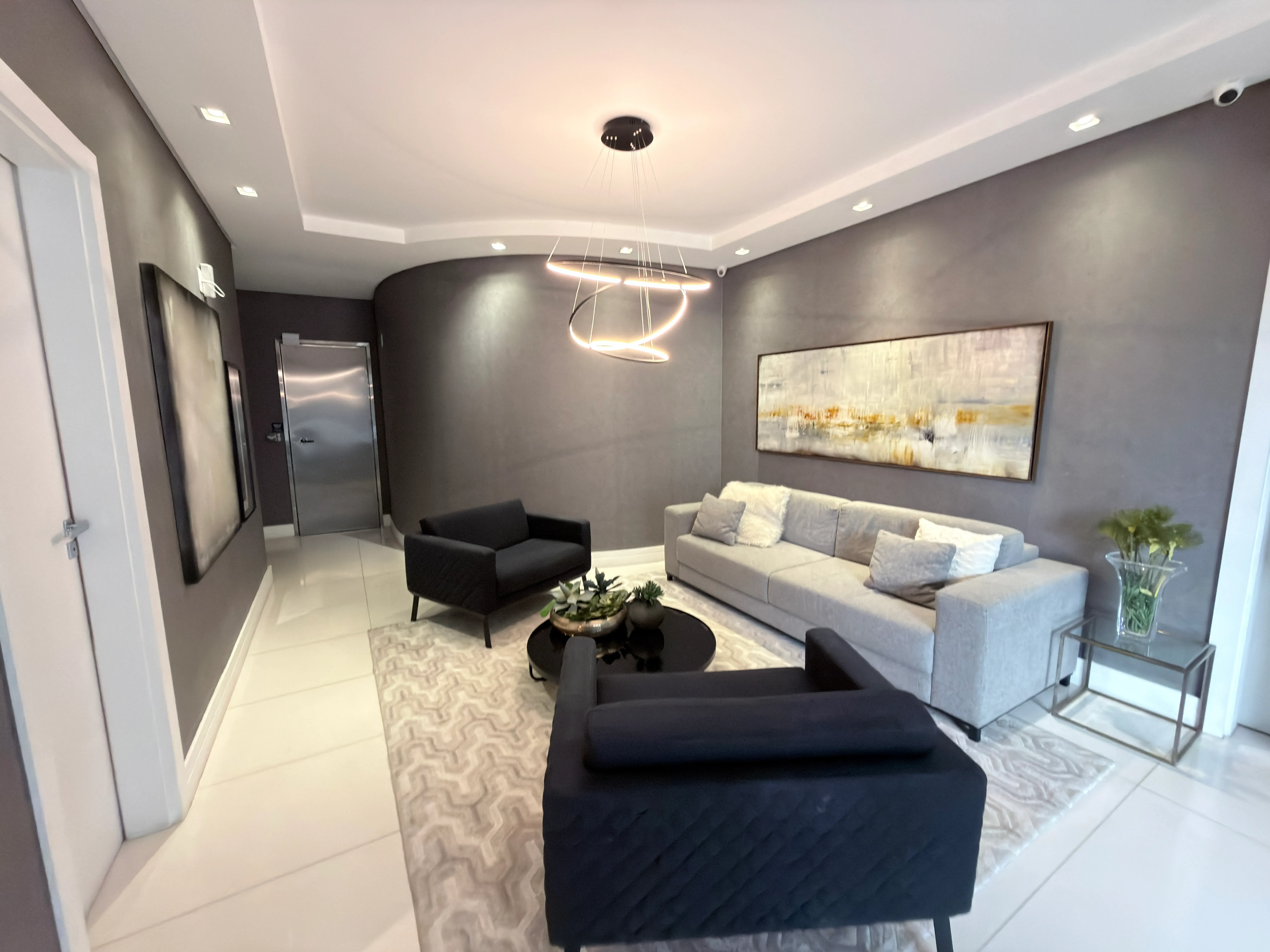 Apartamento com 3 dormitórios sendo 3 suítes e 3 vagas de garagem em Balneário Camboriú/SC