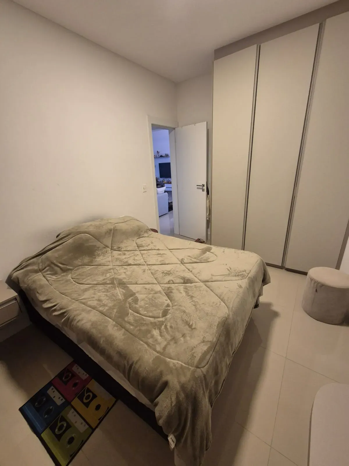 Apartamento com 2 dormitórios sendo 2 suítes e 2 vagas de garagem em Porto Belo/SC