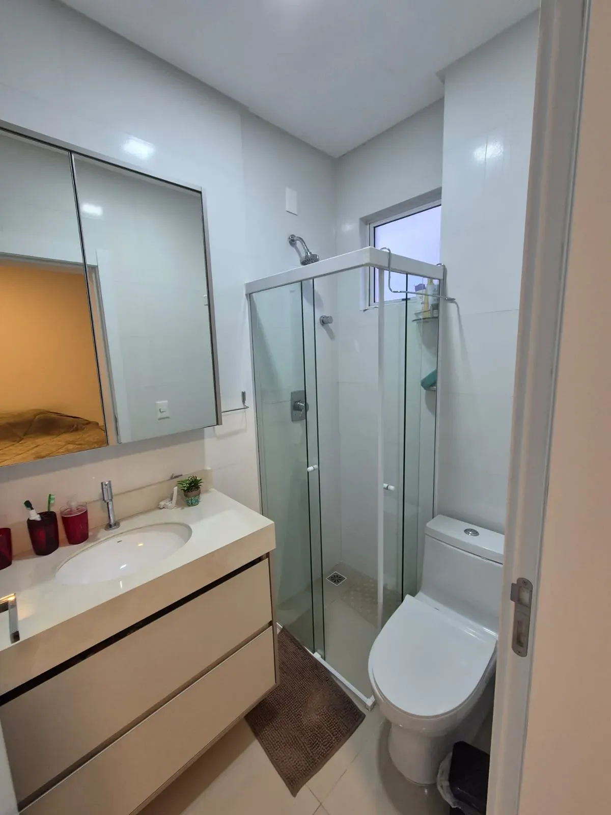 Apartamento com 2 dormitórios sendo 2 suítes e 2 vagas de garagem em Porto Belo/SC