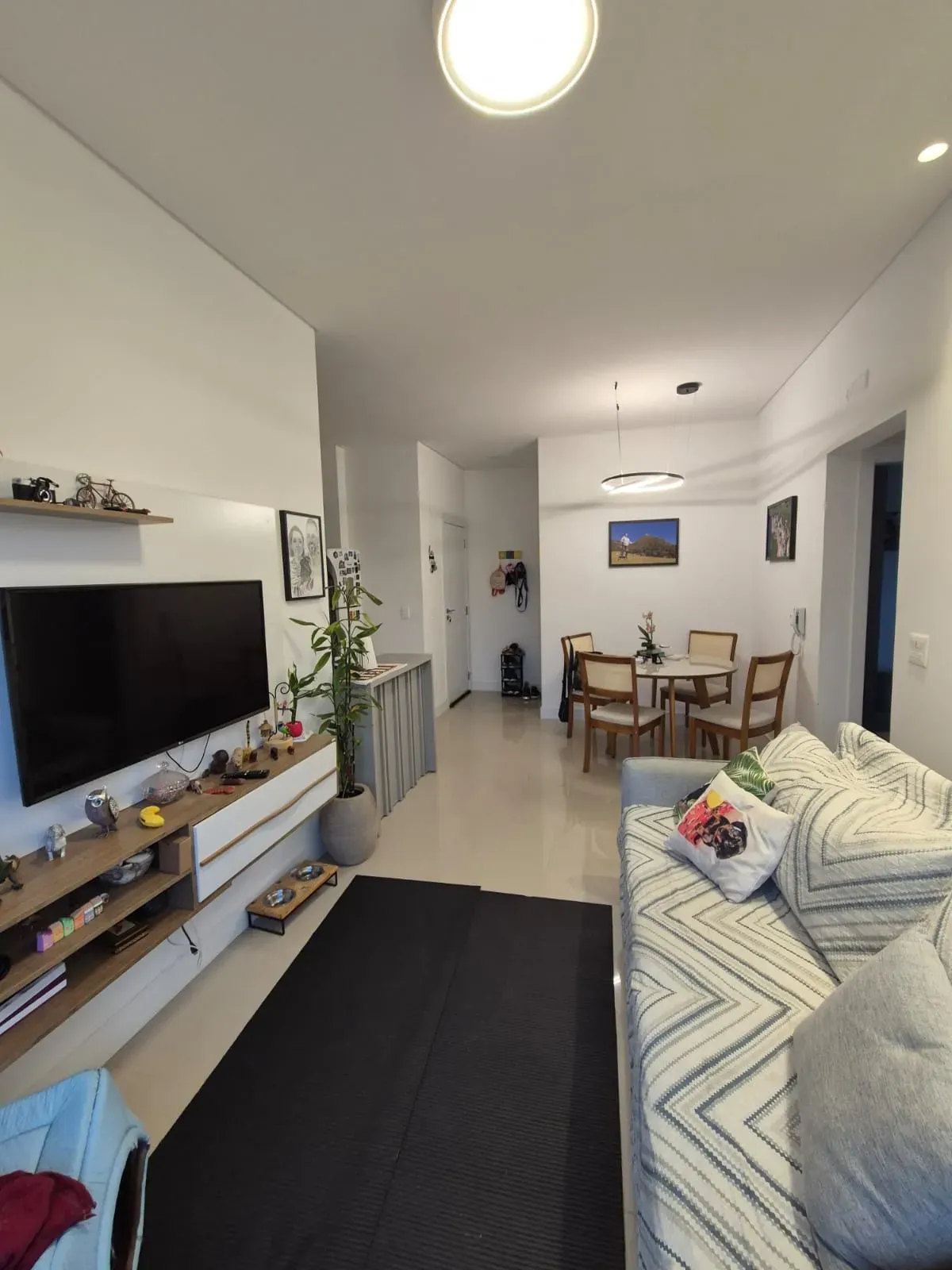 Apartamento com 2 dormitórios sendo 2 suítes e 2 vagas de garagem em Porto Belo/SC