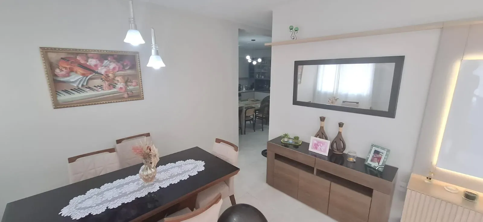 Casa com 4 dormitórios sendo 1 suíte e 4 vagas de garagem em Florianópolis/SC