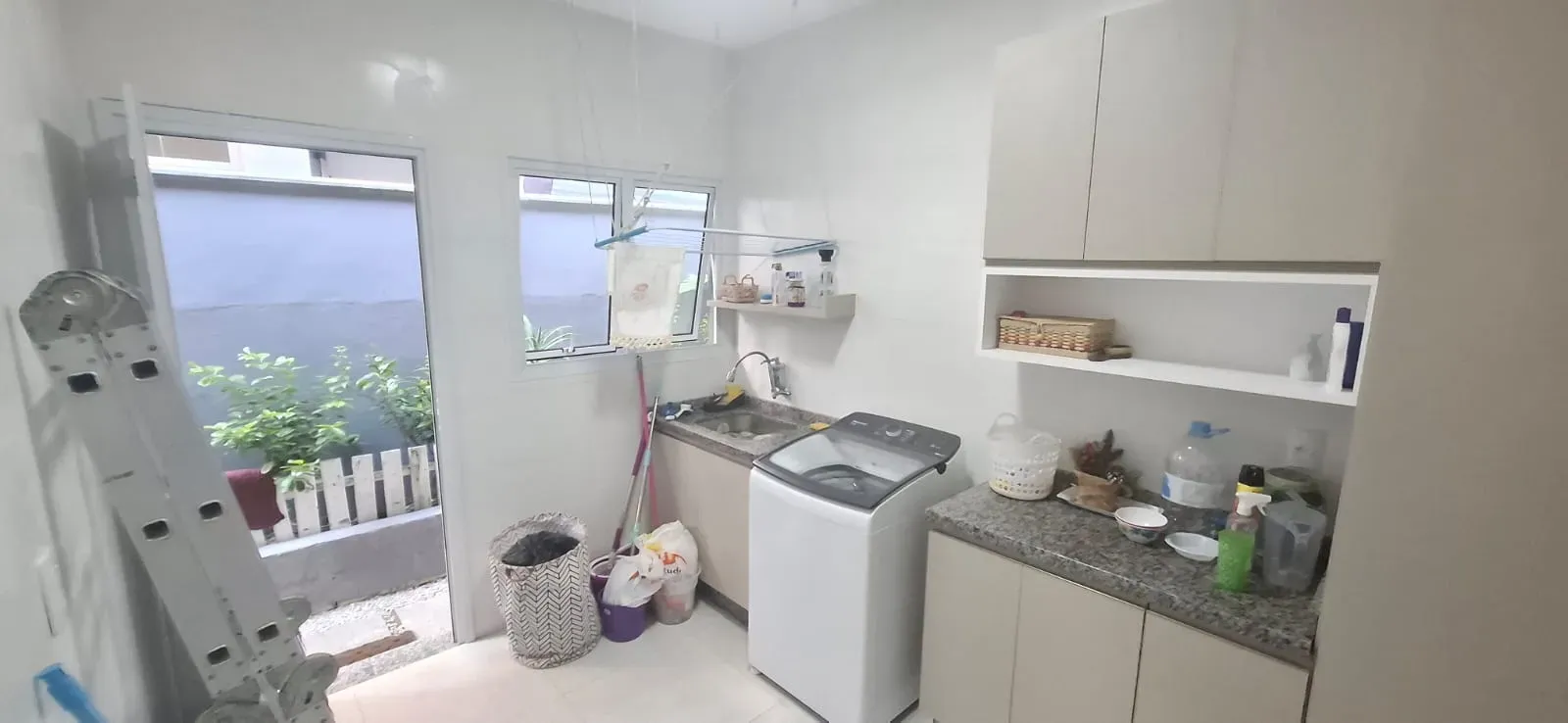 Casa com 4 dormitórios sendo 1 suíte e 4 vagas de garagem em Florianópolis/SC