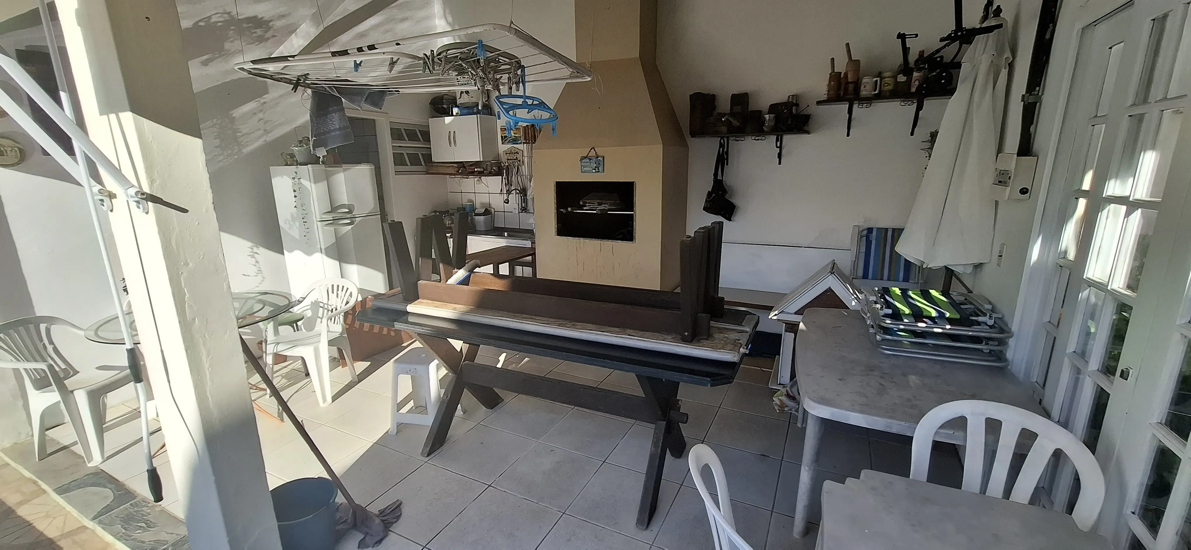 Casa com 4 dormitórios sendo 1 suíte e 4 vagas de garagem em Florianópolis/SC