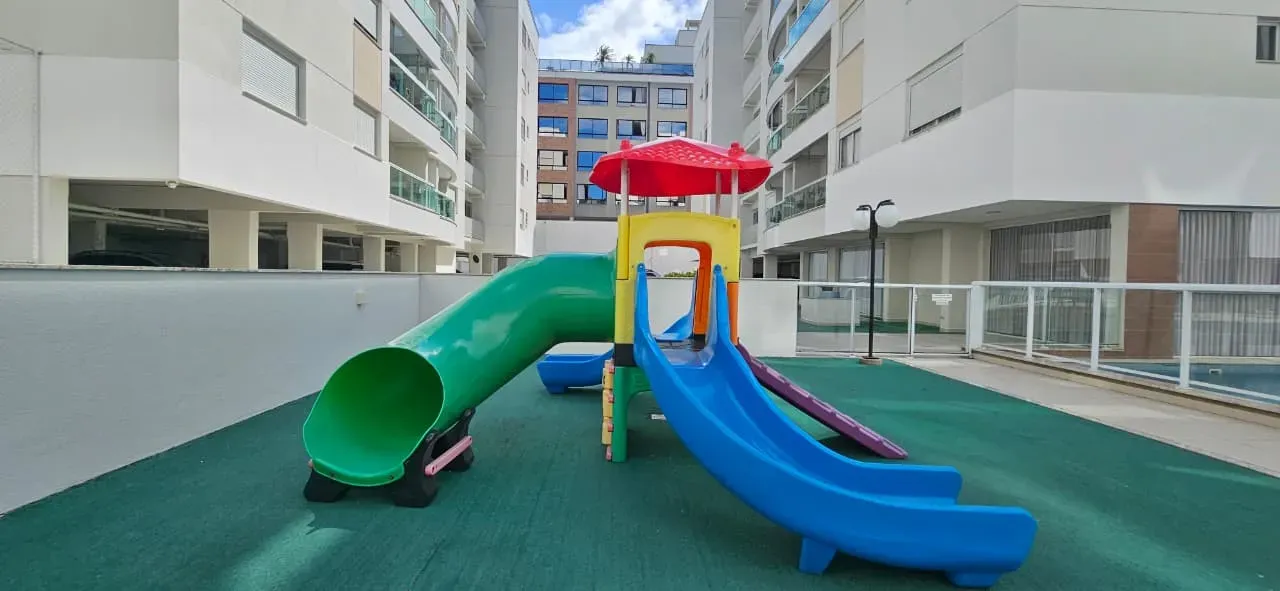 Apartamento com 3 dormitórios sendo 2 suítes e 3 vagas de garagem em Florianópolis/SC